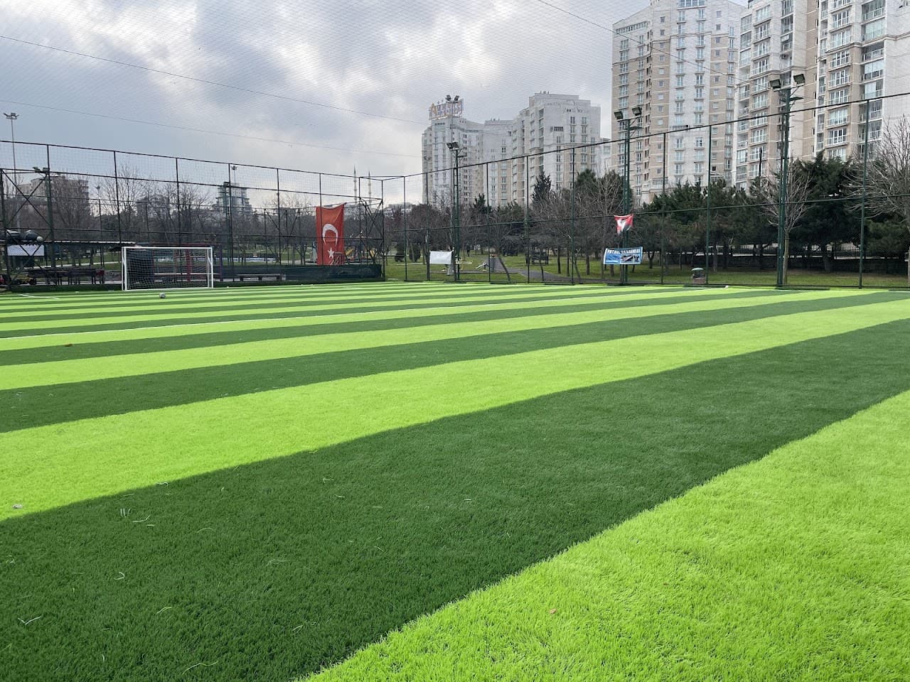 Hayatpark Halısaha Tesisleri