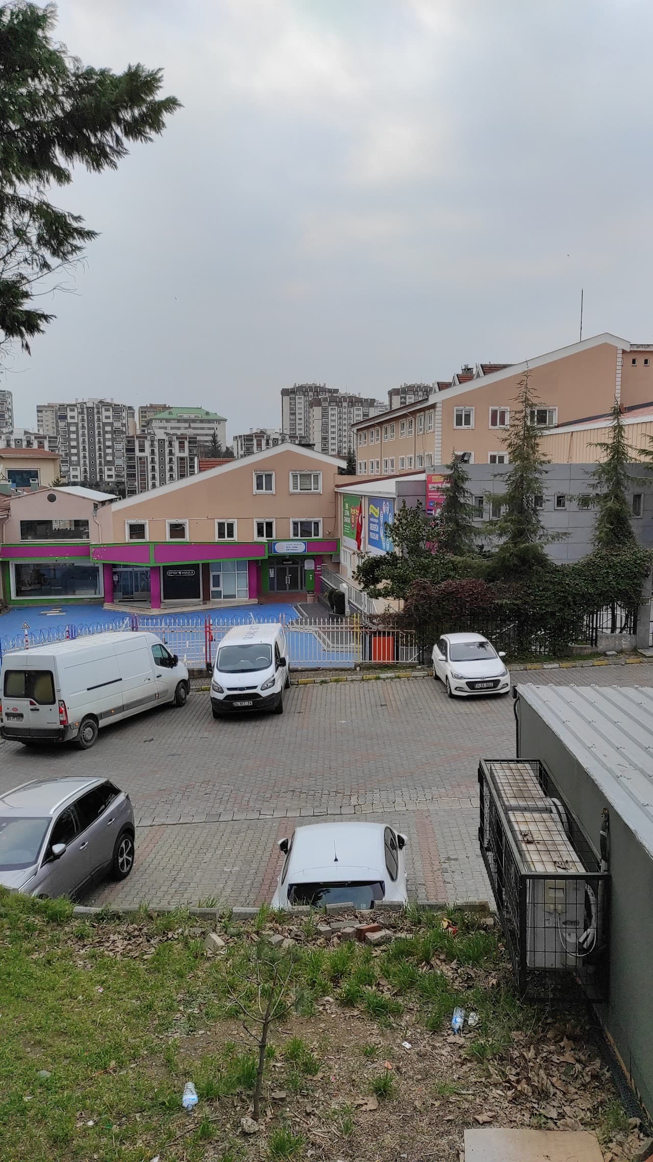 4.Etap Başak Kapalı Halı Saha 2