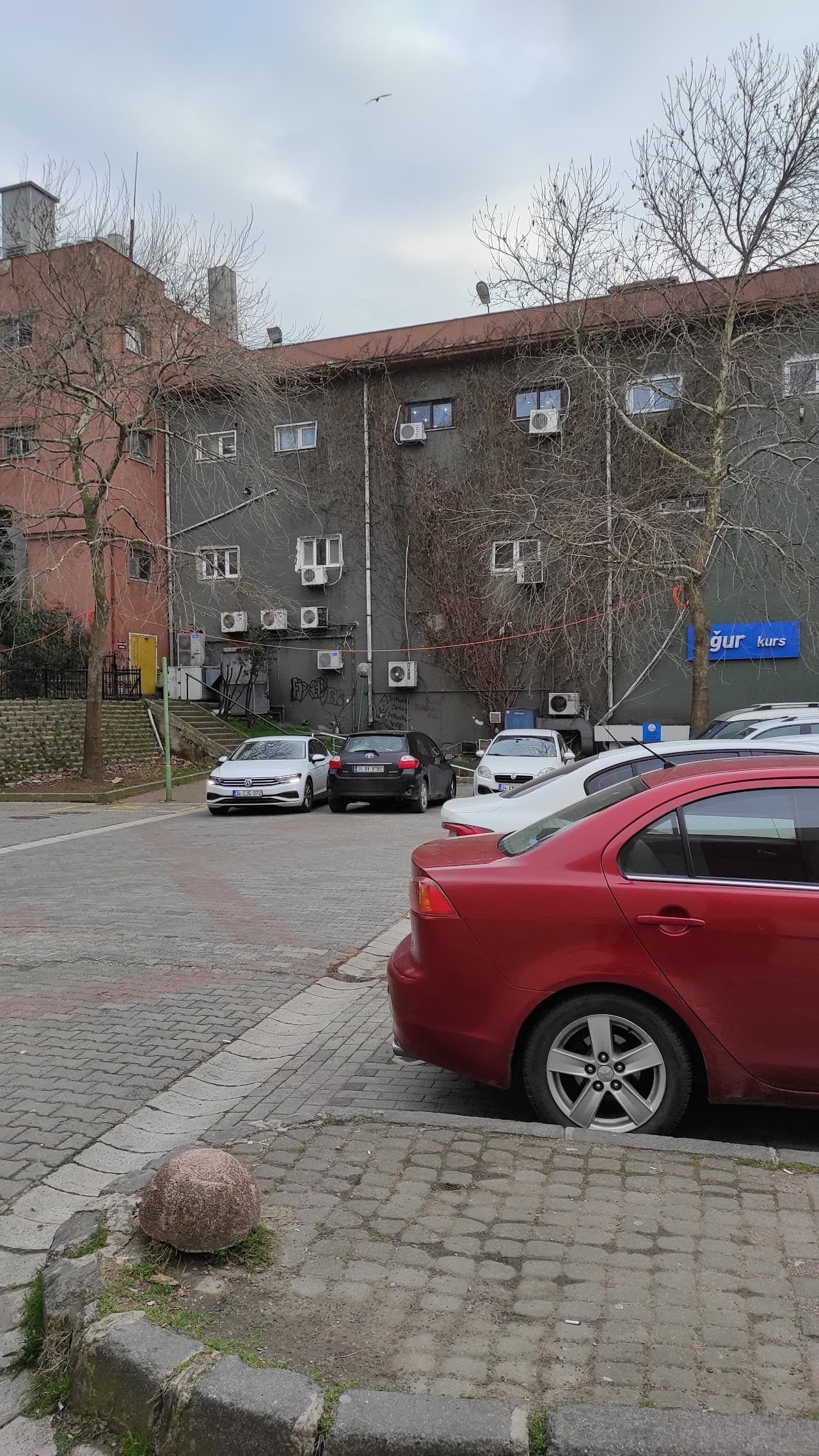 4.Etap Başak Kapalı Halı Saha 5