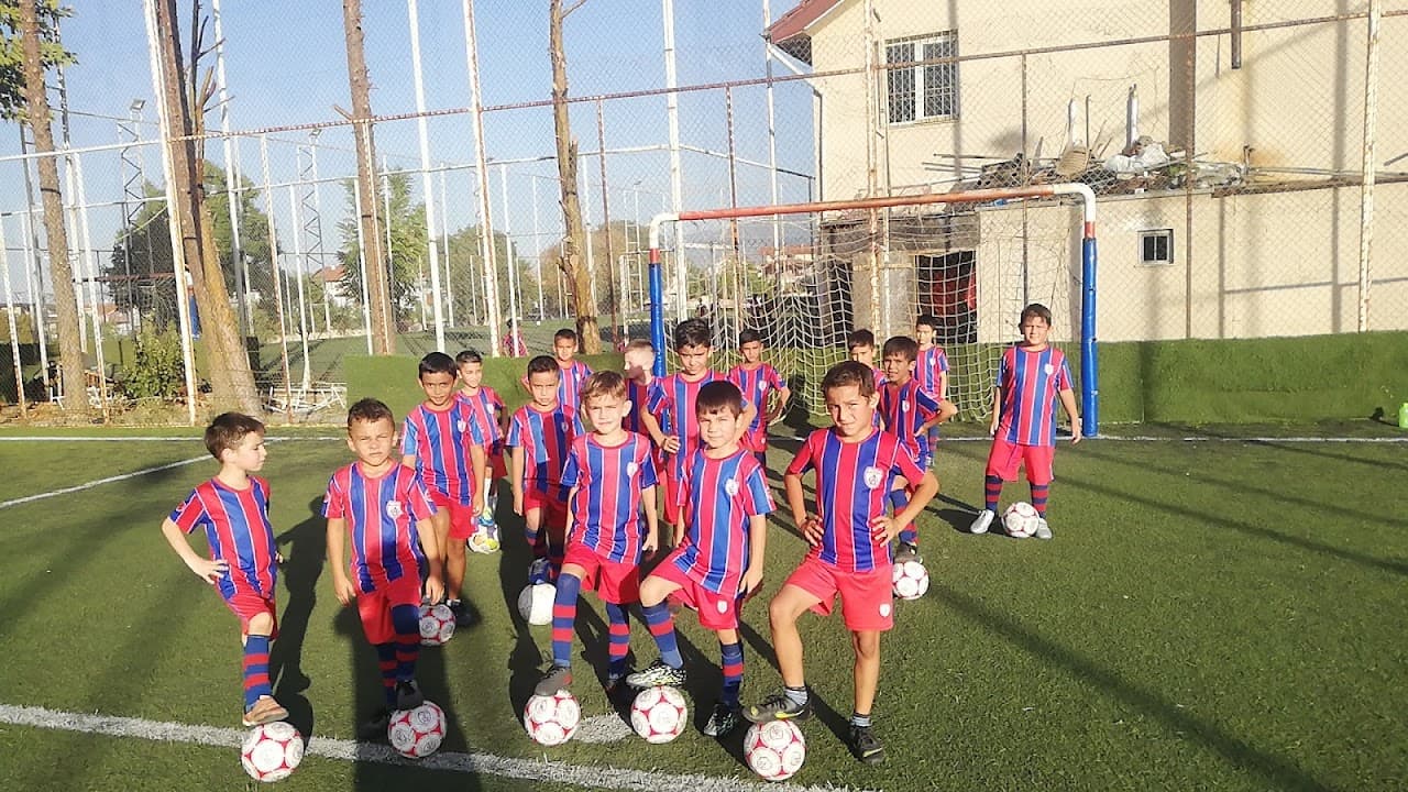 Berkay Halı Saha 75. Yıl Tesisleri 2