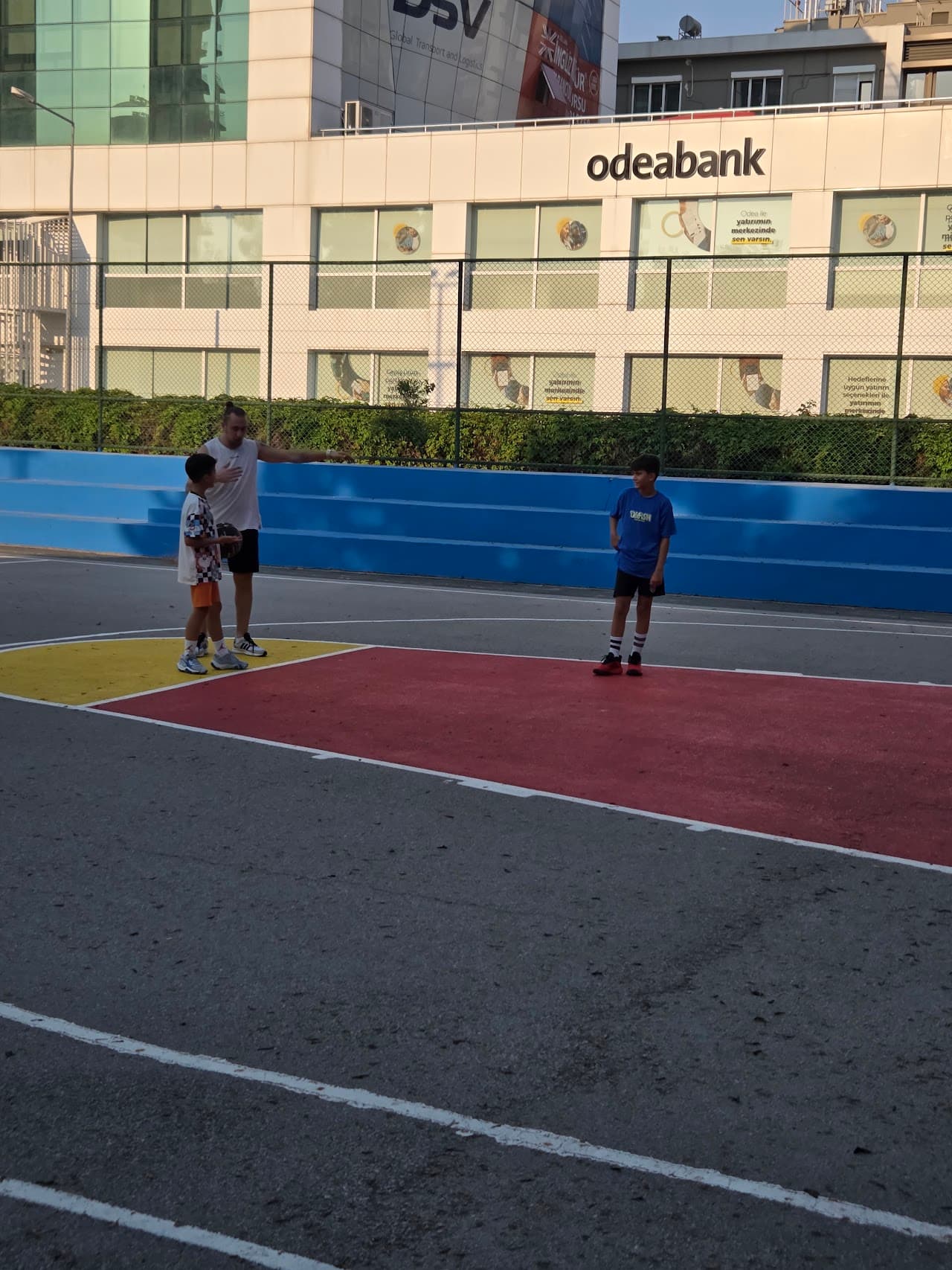 Muratpaşa Belediyesi 75. Yıl Spor Tesisleri 3