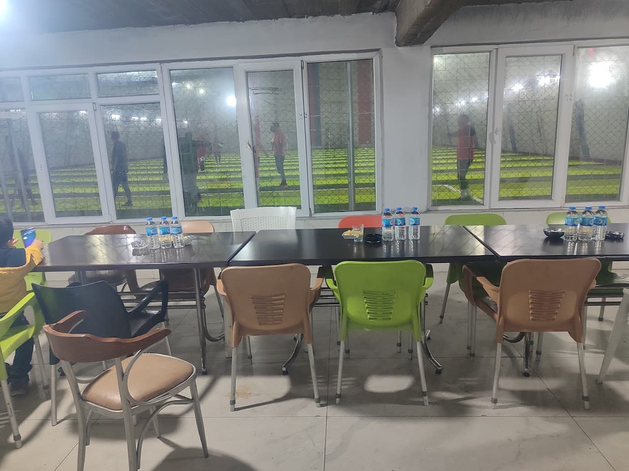 Yanar halı saha 3