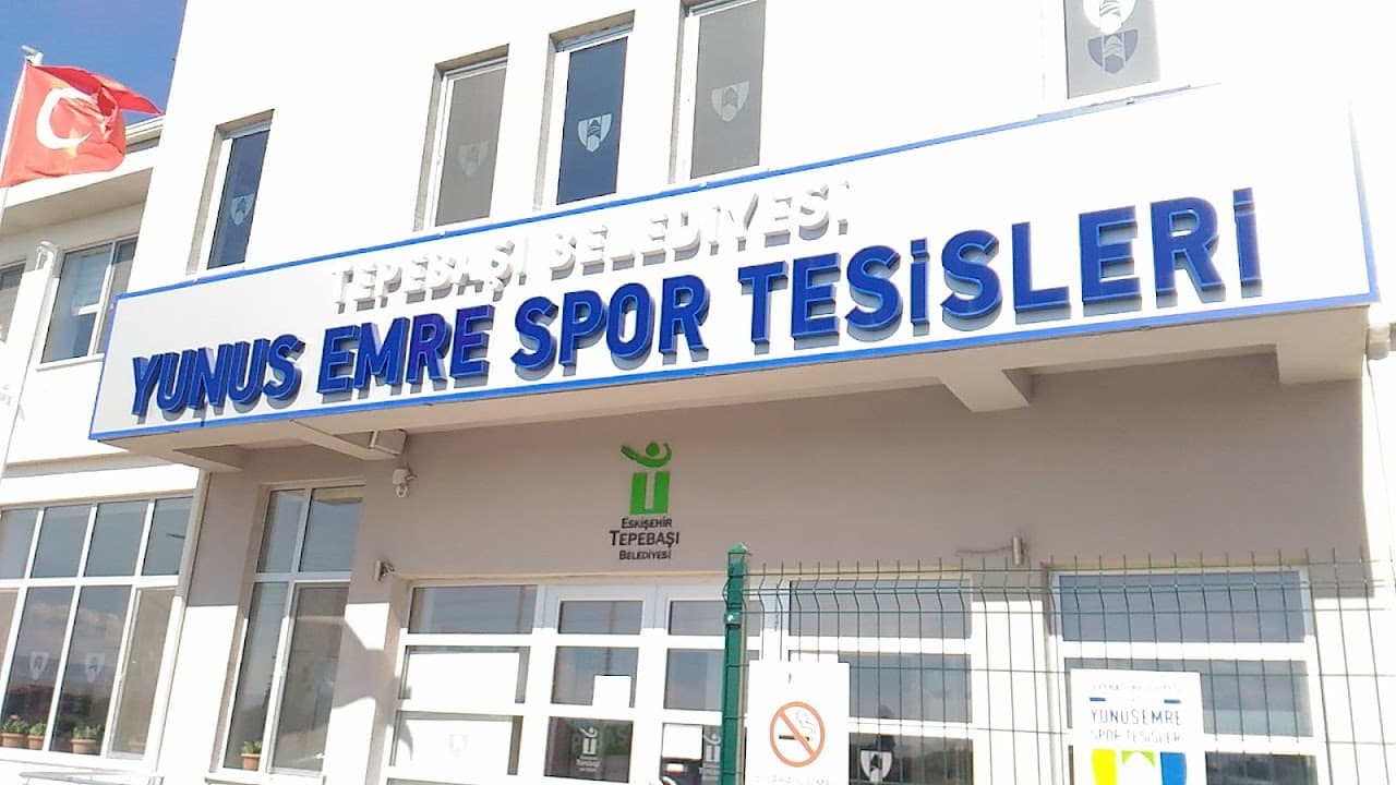 Tepebaşı Belediyesi Yunus Emre Spor Kompleksi 3