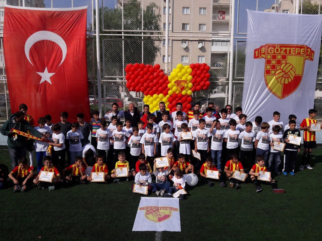 Gençlik Ve Spor Kulübü Çiçek Mahallesi Mini Halı Saha 3