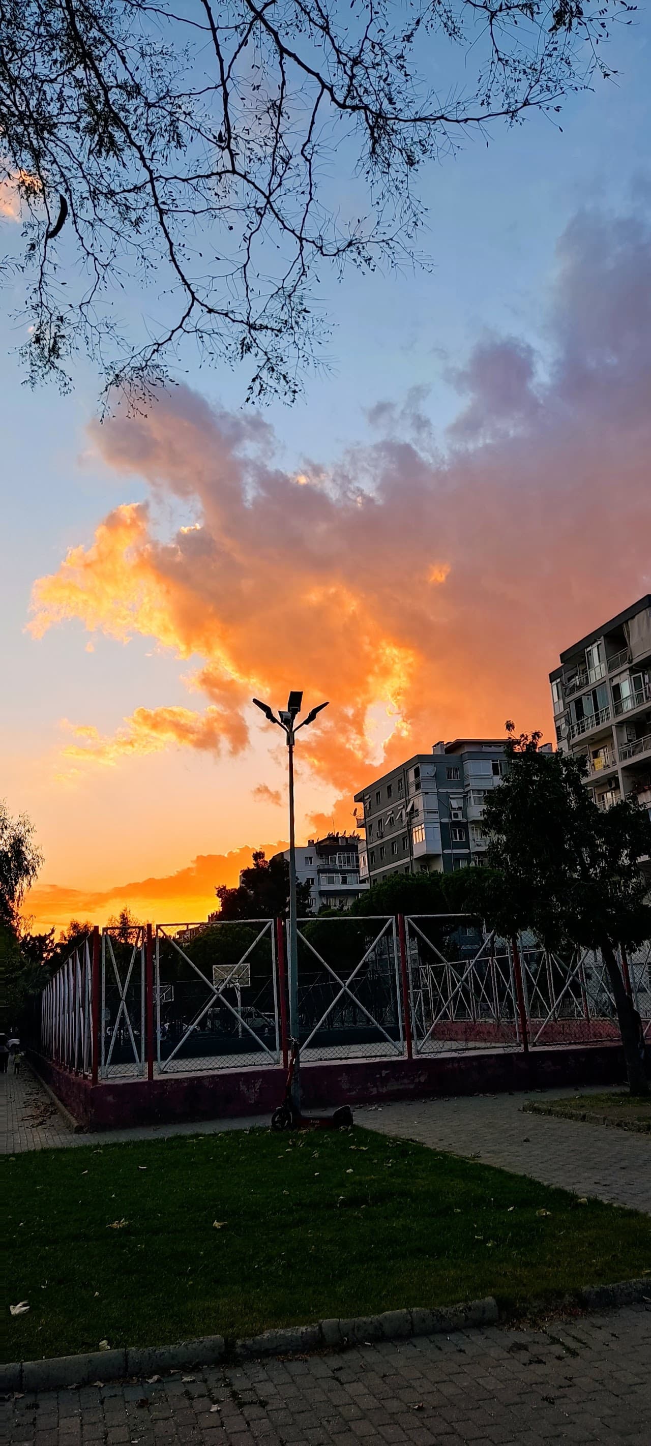 Gençlik Ve Spor Kulübü Çiçek Mahallesi Mini Halı Saha 5