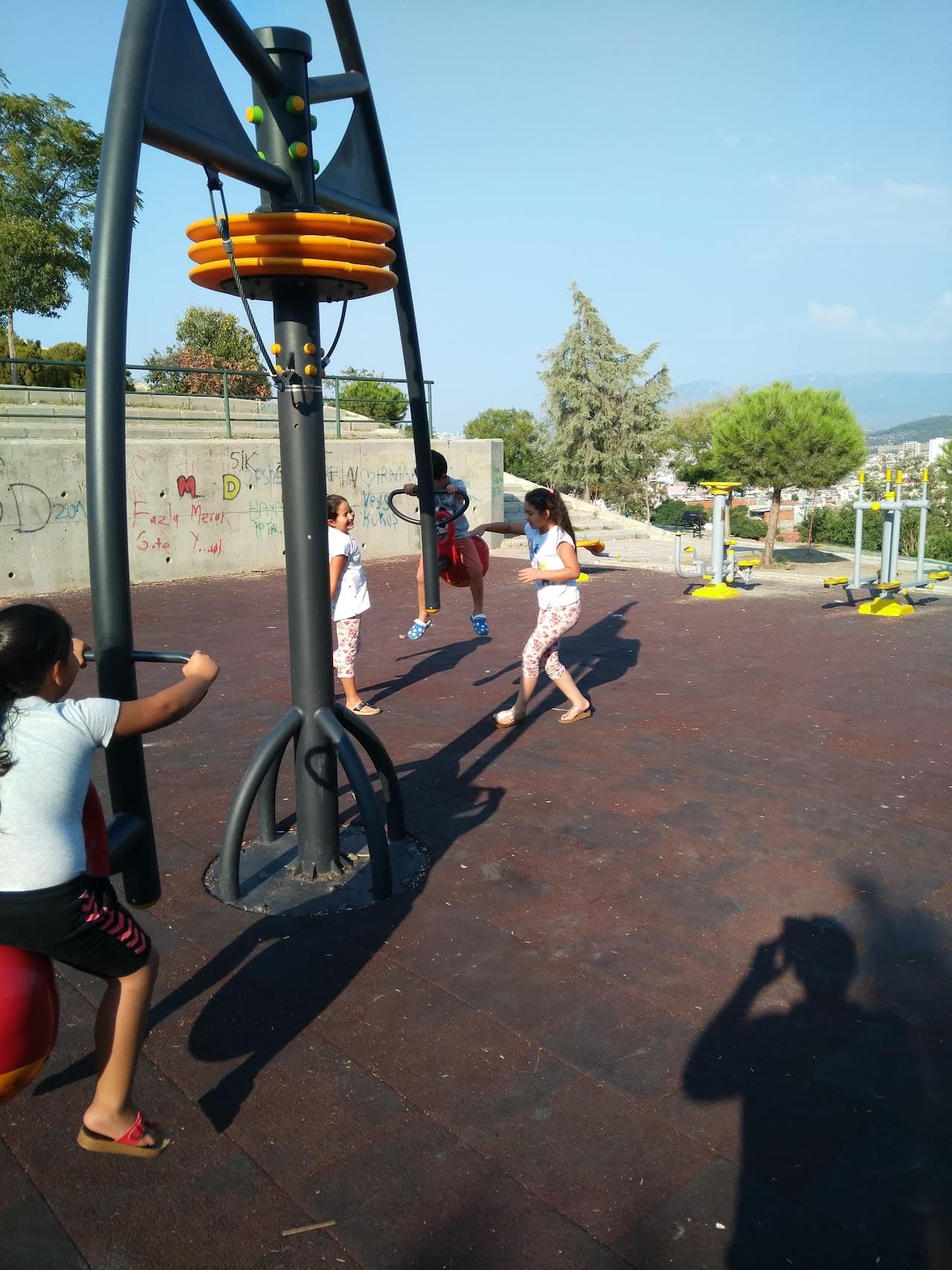 Peker Mahallesi Futbol Sahası 2