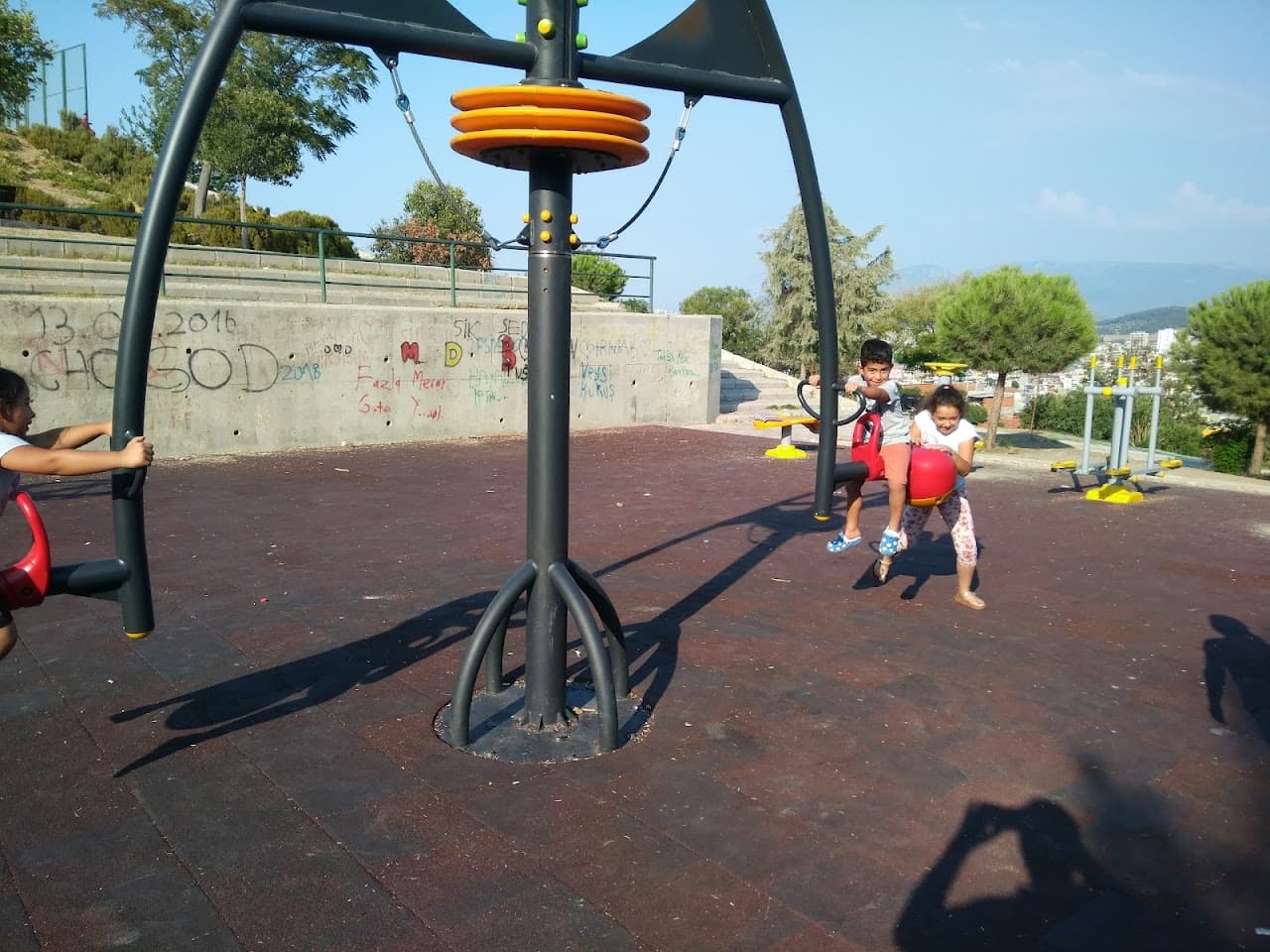 Peker Mahallesi Futbol Sahası 5