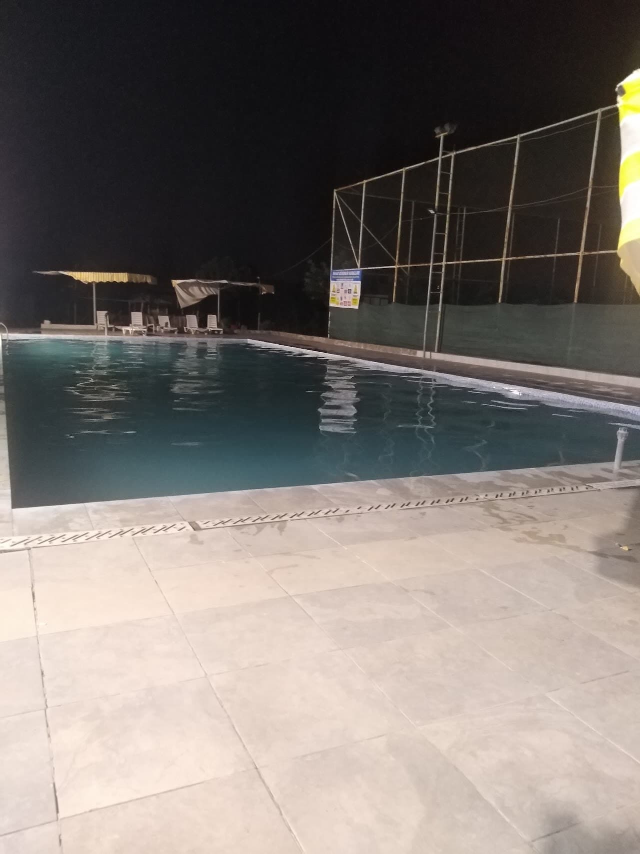 Utku Halı Saha ve Yüzme Havuzu 3