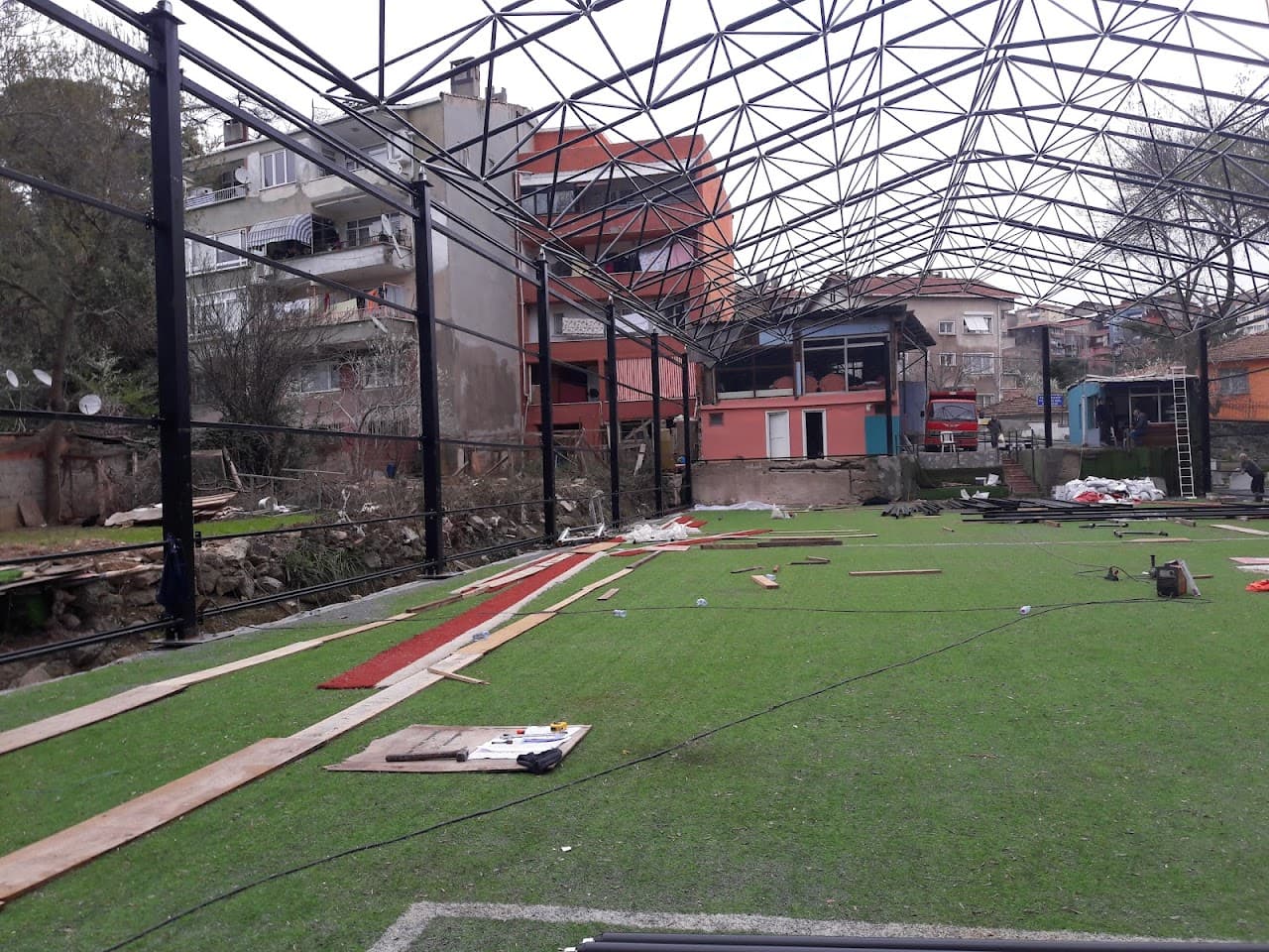 Güven Kapalı Halı Saha ve Odun - Kömür Deposu 4