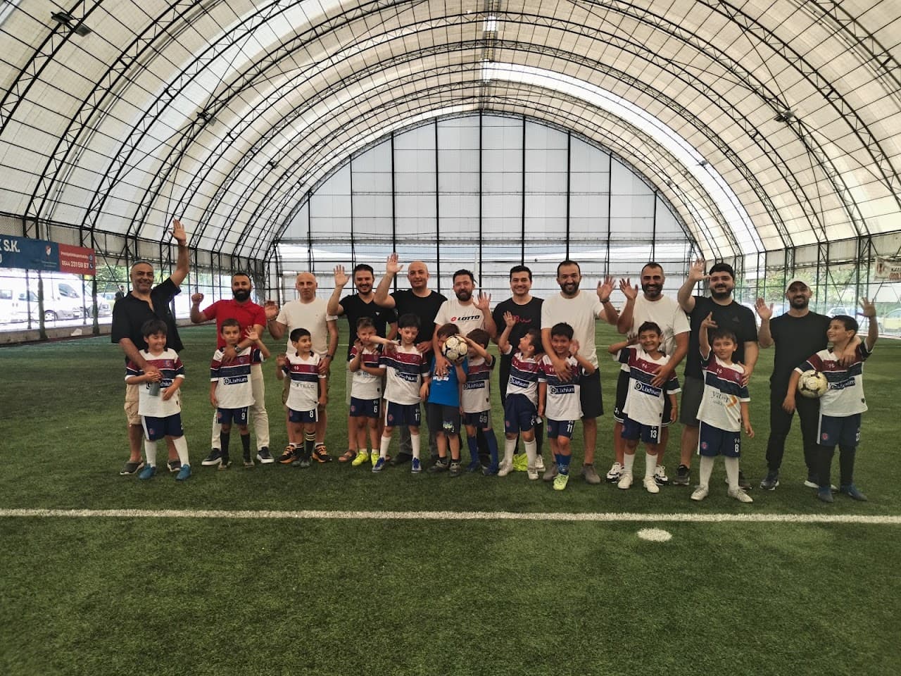 Şafak Halı Saha Spor Tesisleri 4
