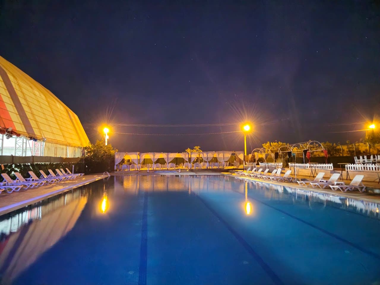 Dargeçit Arena Kapalı Halısaha & Nehir Olimpik YÜZME HAVUZU & Neva Event Garden 2