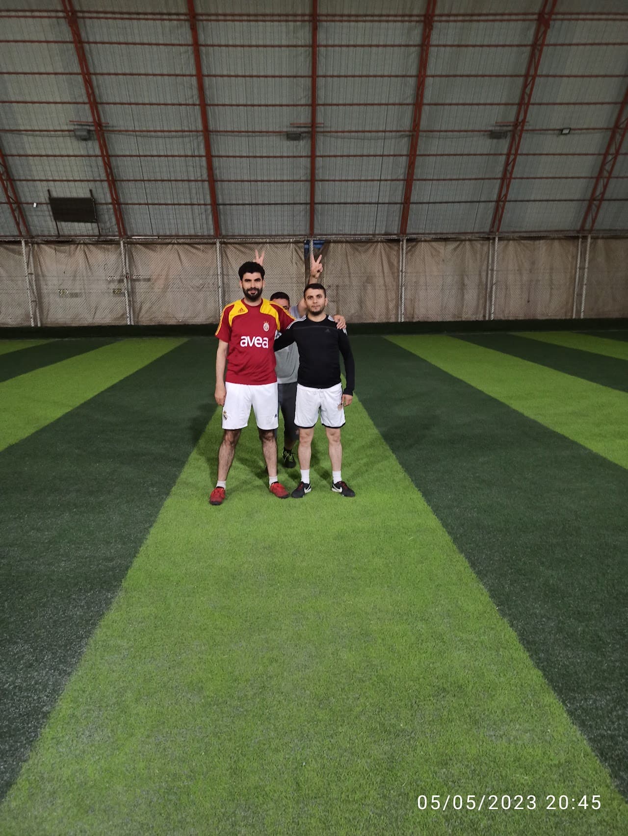 VİP ARENA KAPALI İKİZ HALI SAHALAR 4