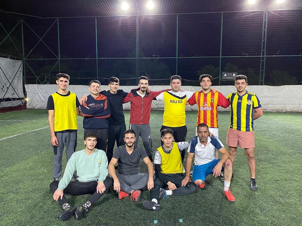 Gold Halı Saha Spor Tesisleri 4