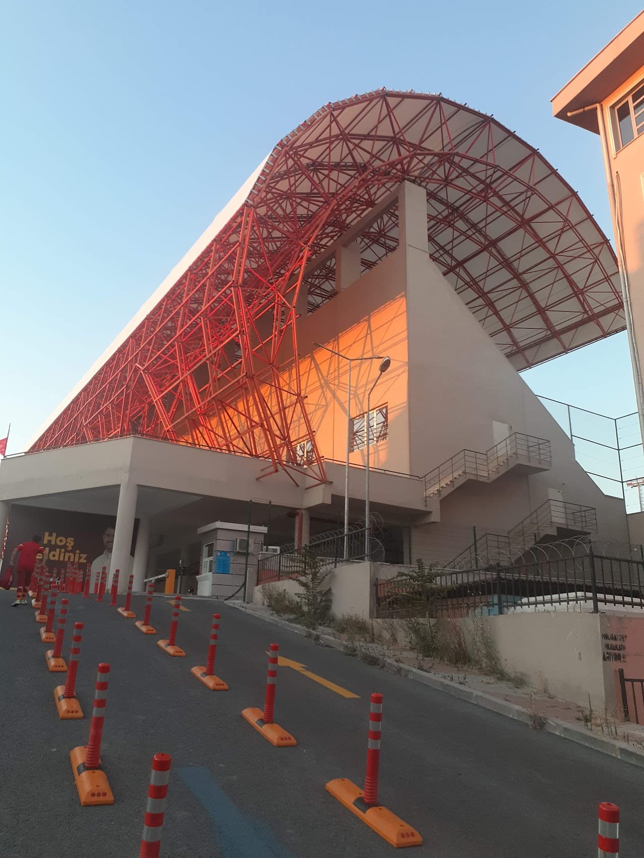 Güngören Spor Kompleksi Ve Stadı 4