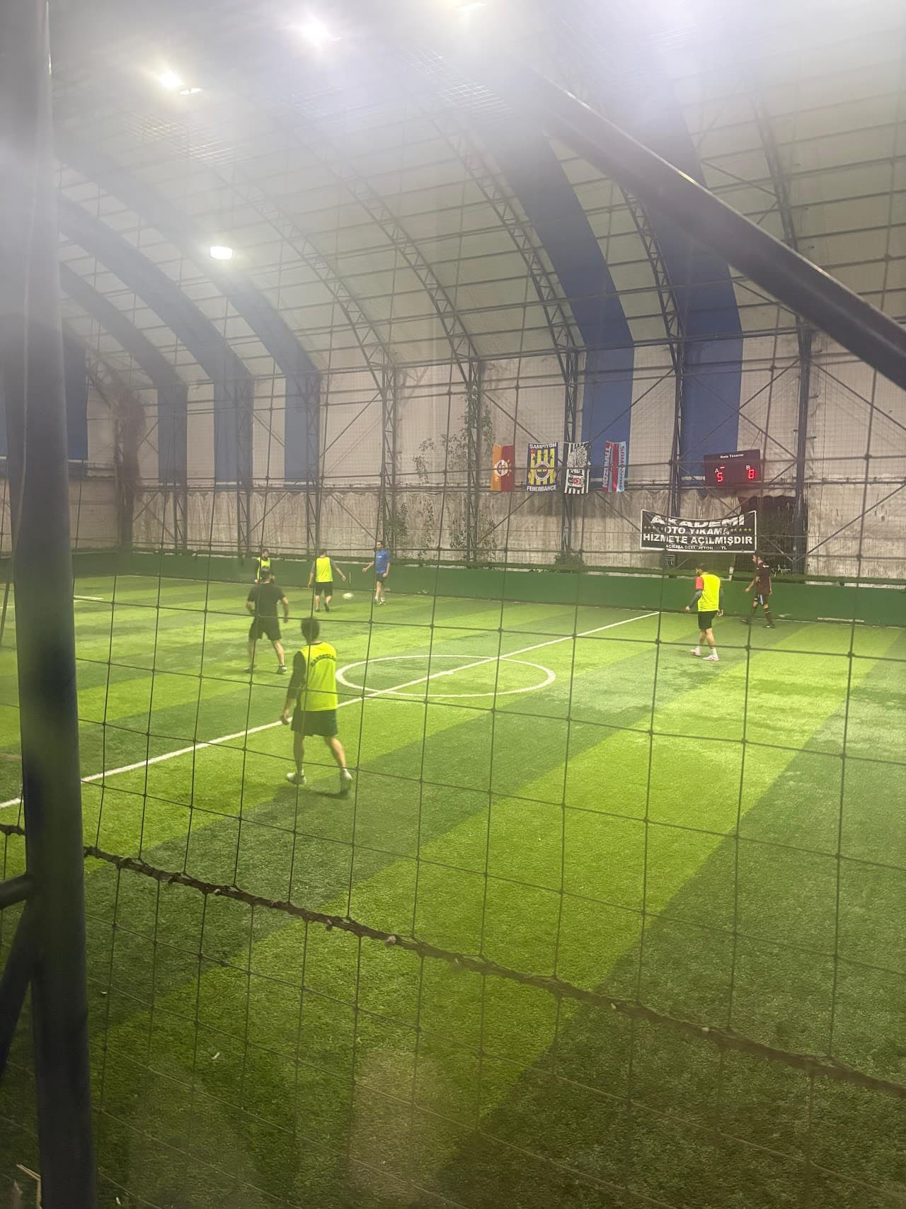 AKADEMİ HALI SAHA& SPOR TESİSLERİ 4