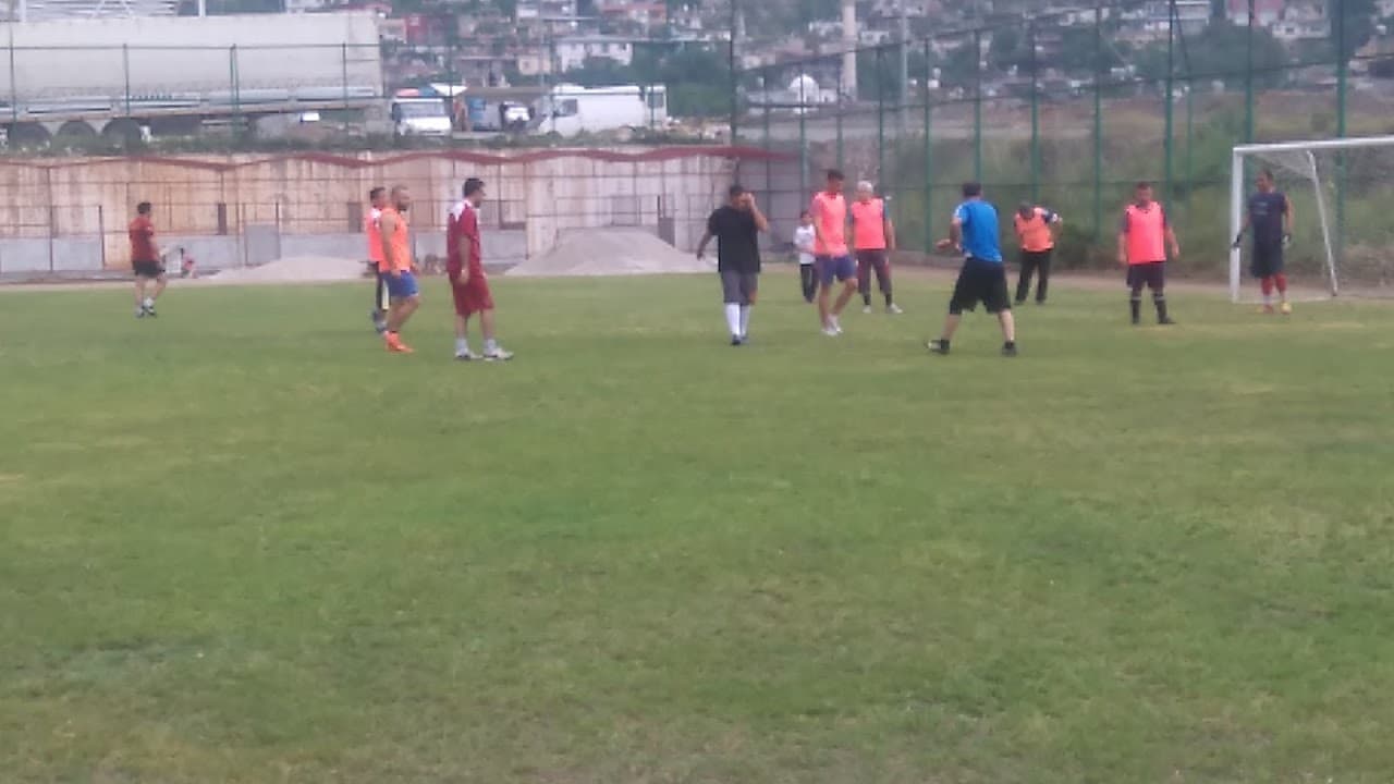 Futbol Sahası 2