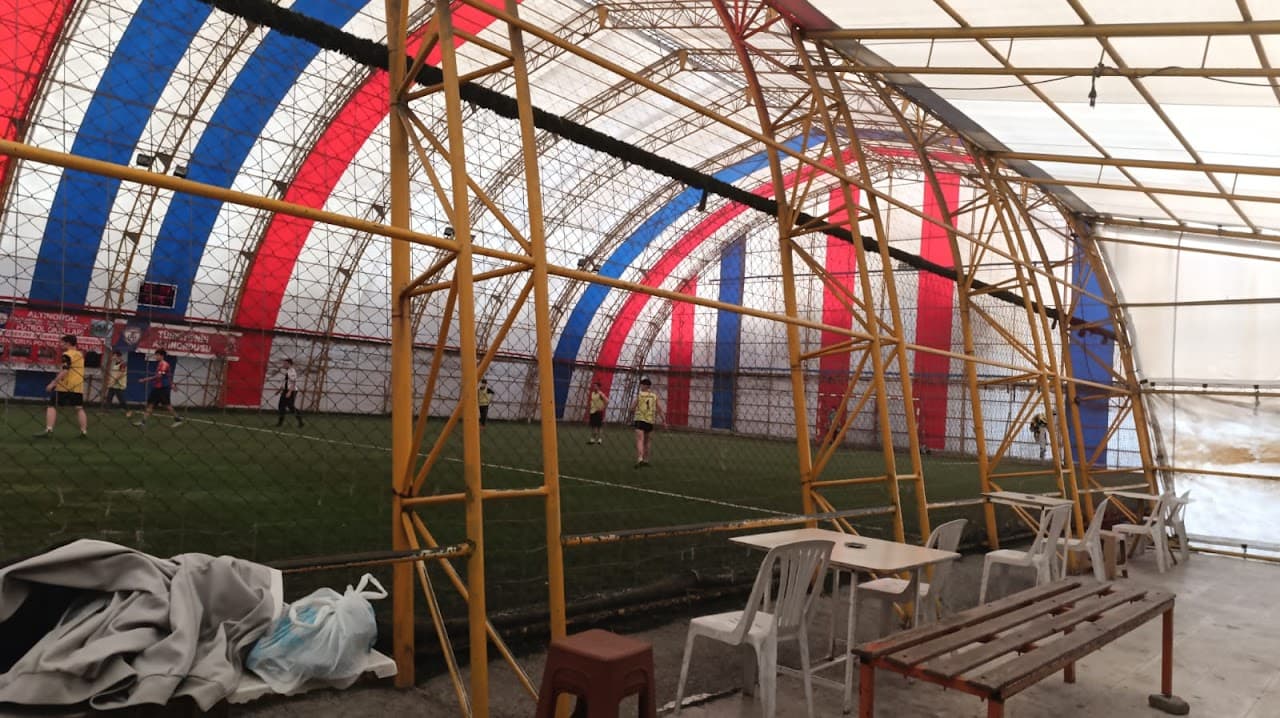 Futbol Sahası 4