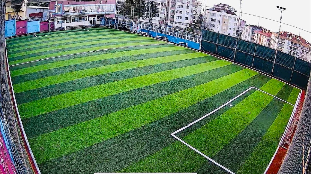 Çamlık halı saha 3