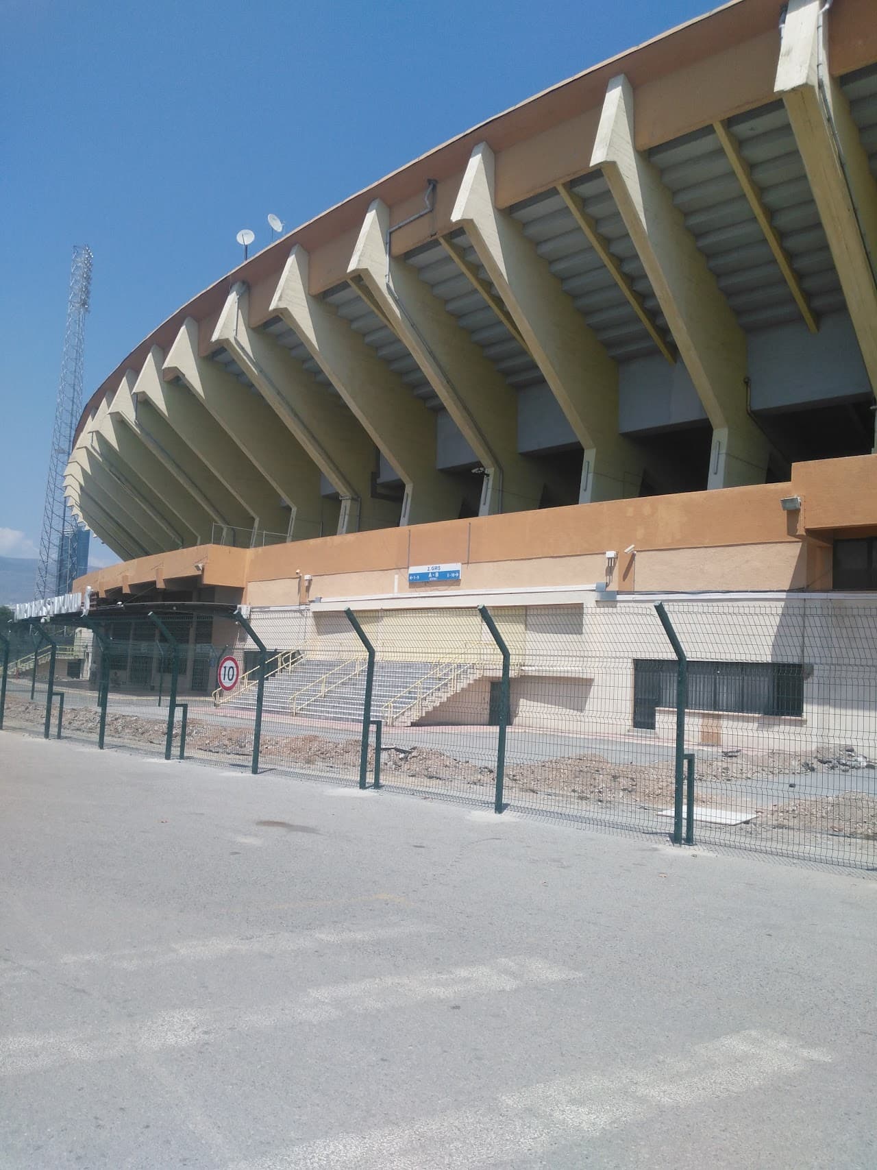 Halkapınar Spor Salonu 3