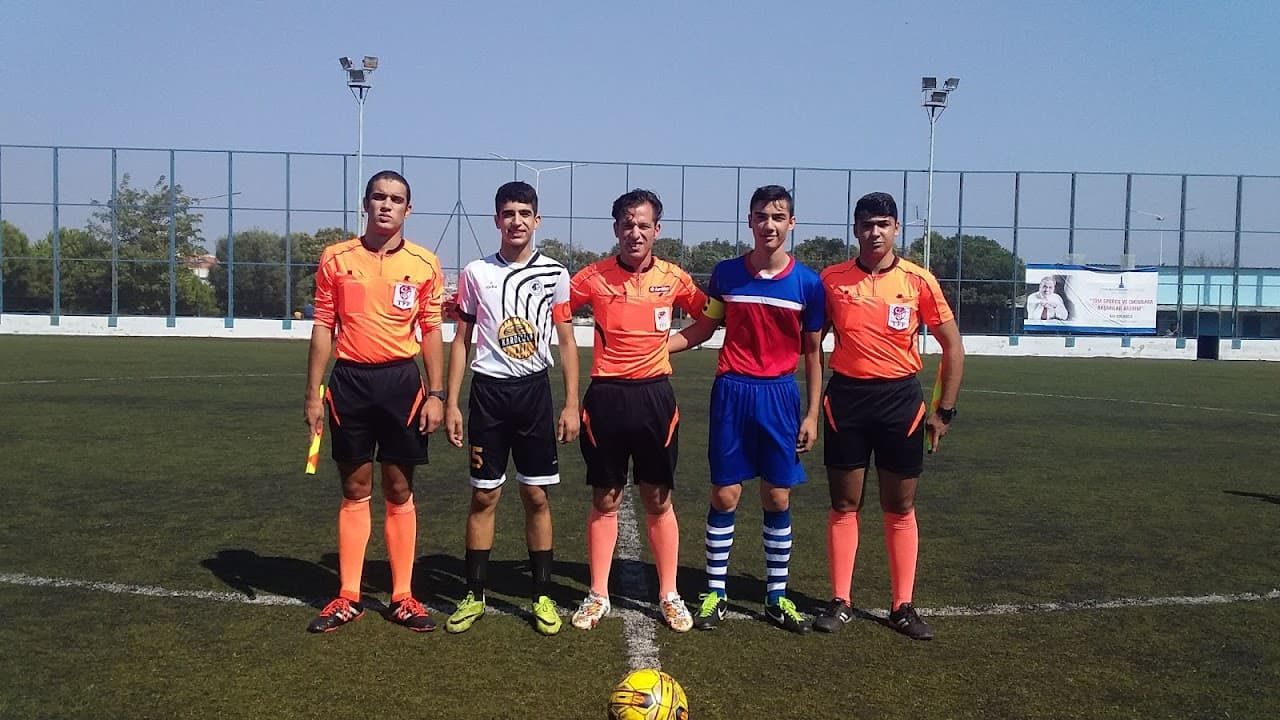 İzmir Büyükşehir Belediyesi Yeşilyurt Futbol Sahası 3