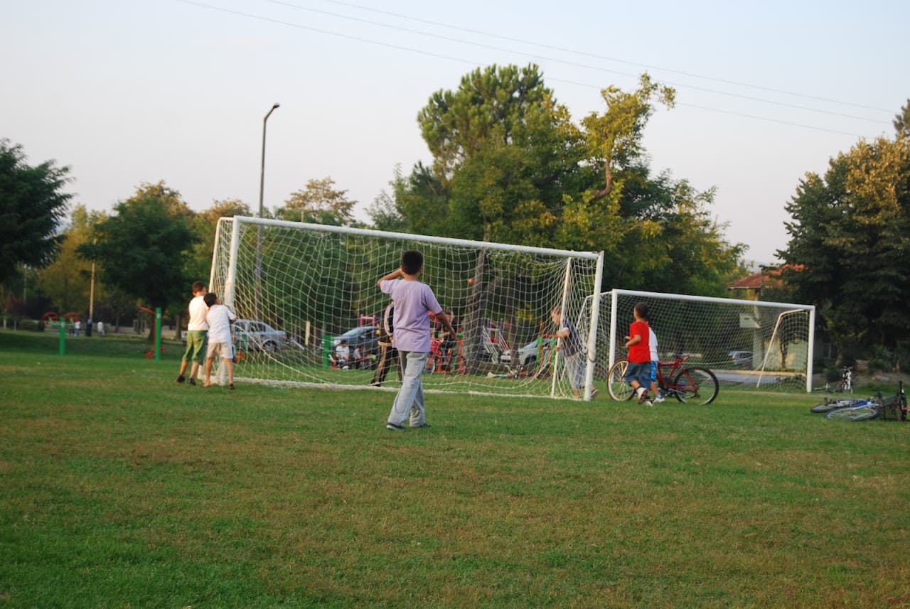 Futbol Sahası (2)