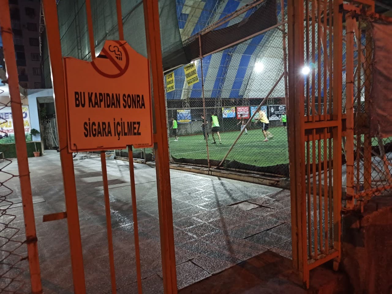 Metro Kapalı Halı Saha 5