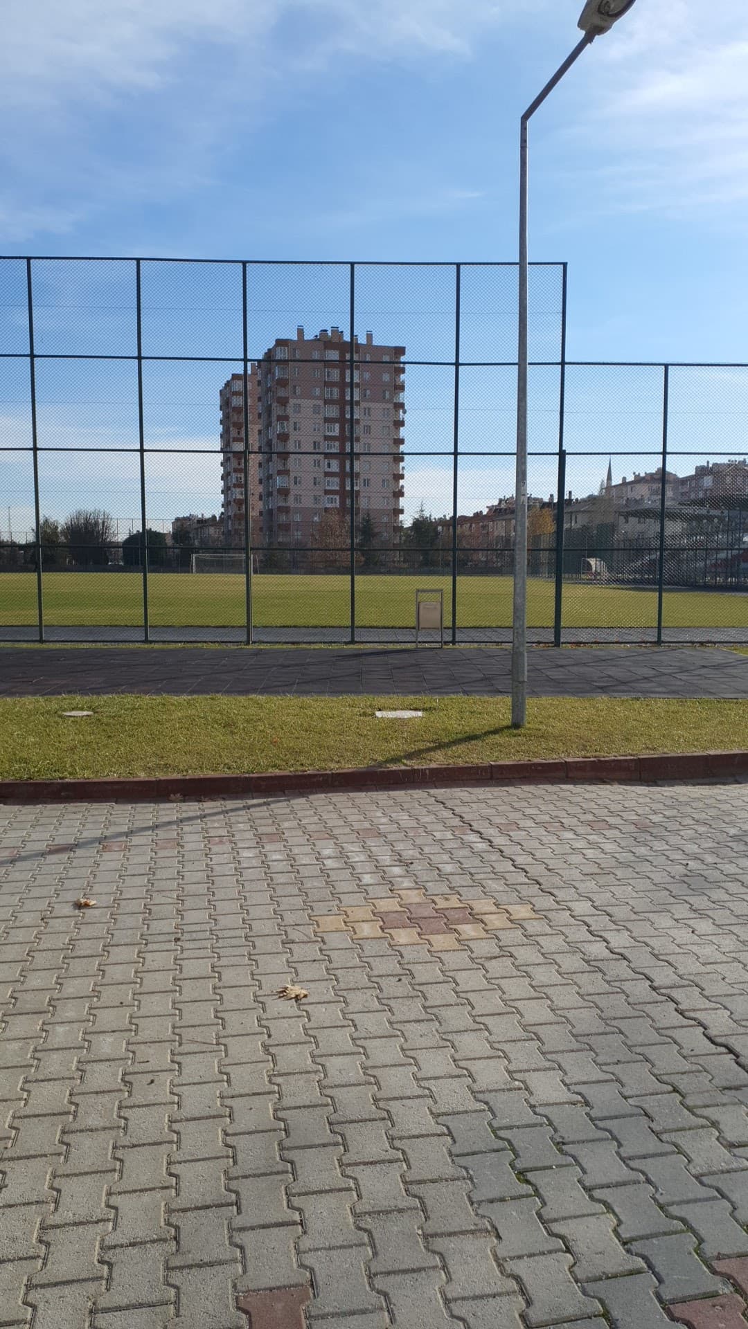 Cumhuriyet Futbol Sahası 4