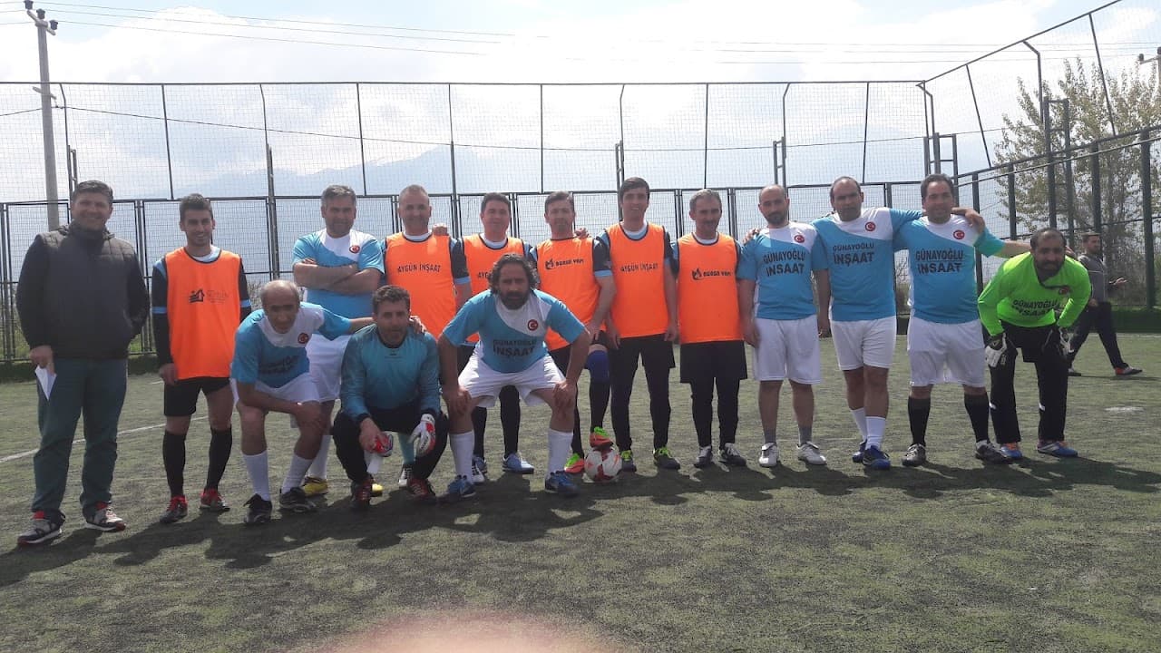 Çim Futbol Sahası 5