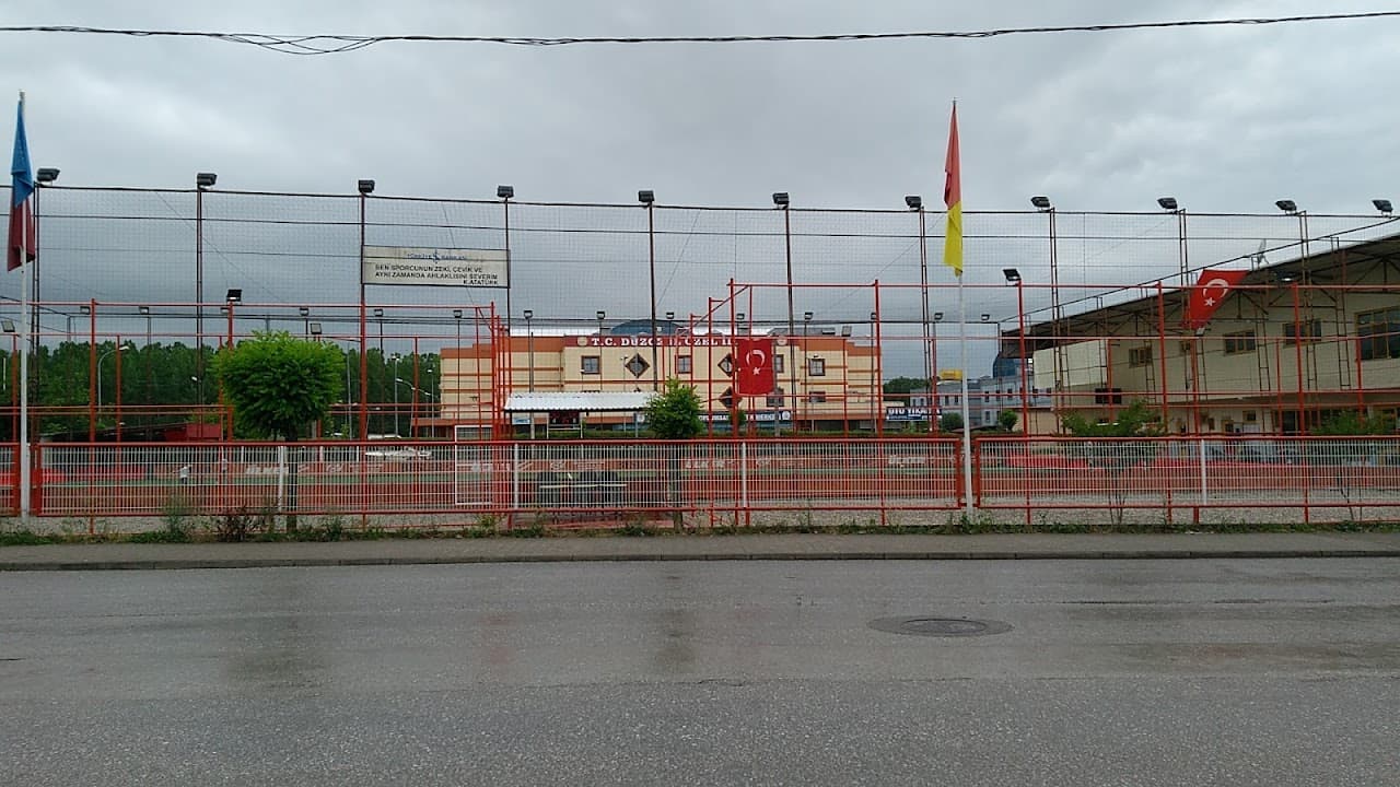 Metin Büyük Halı Saha Tesisleri 2