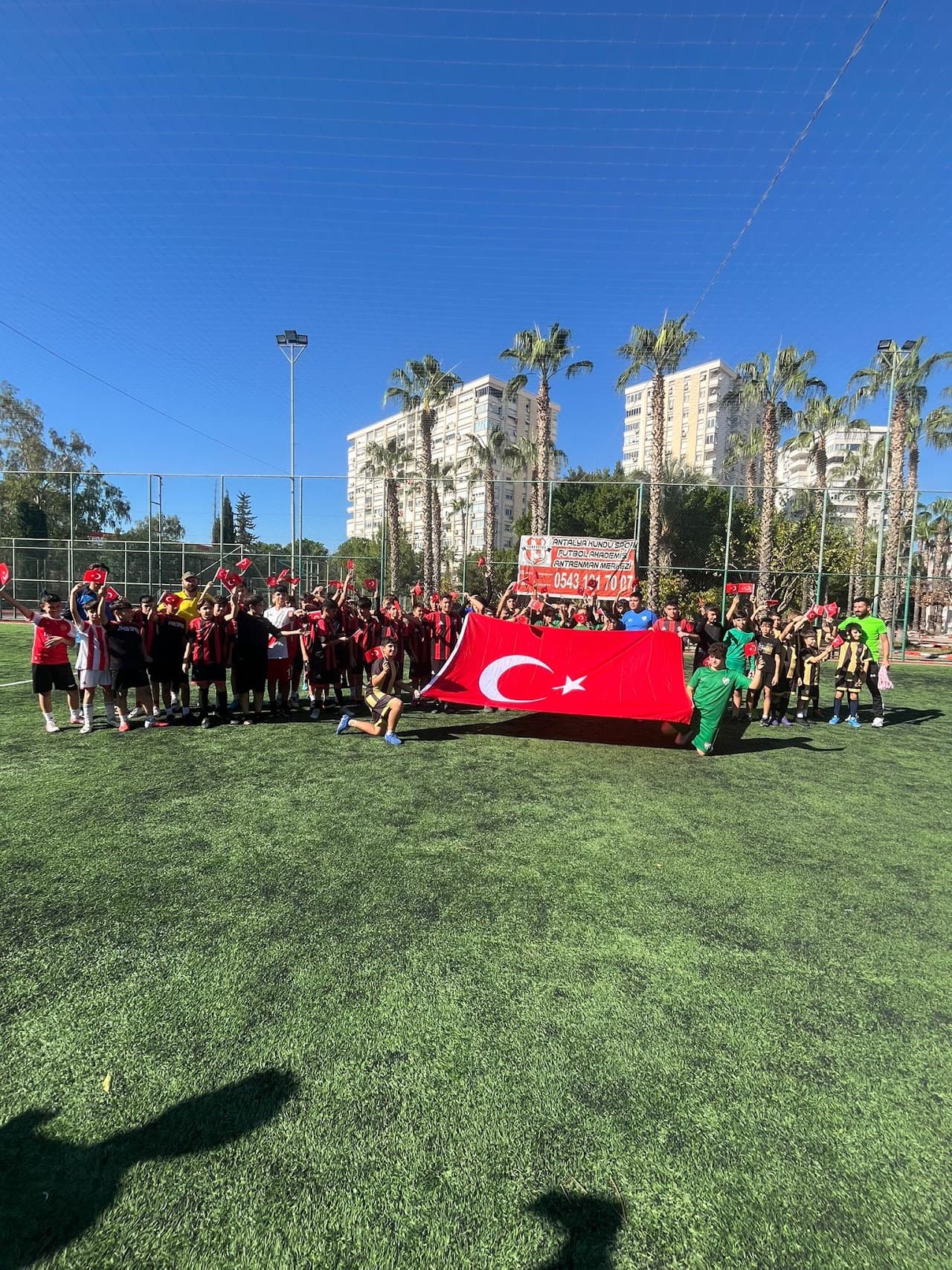 Adem Tolunay Anadolu Lisesi Halı Saha İşletmesi 2
