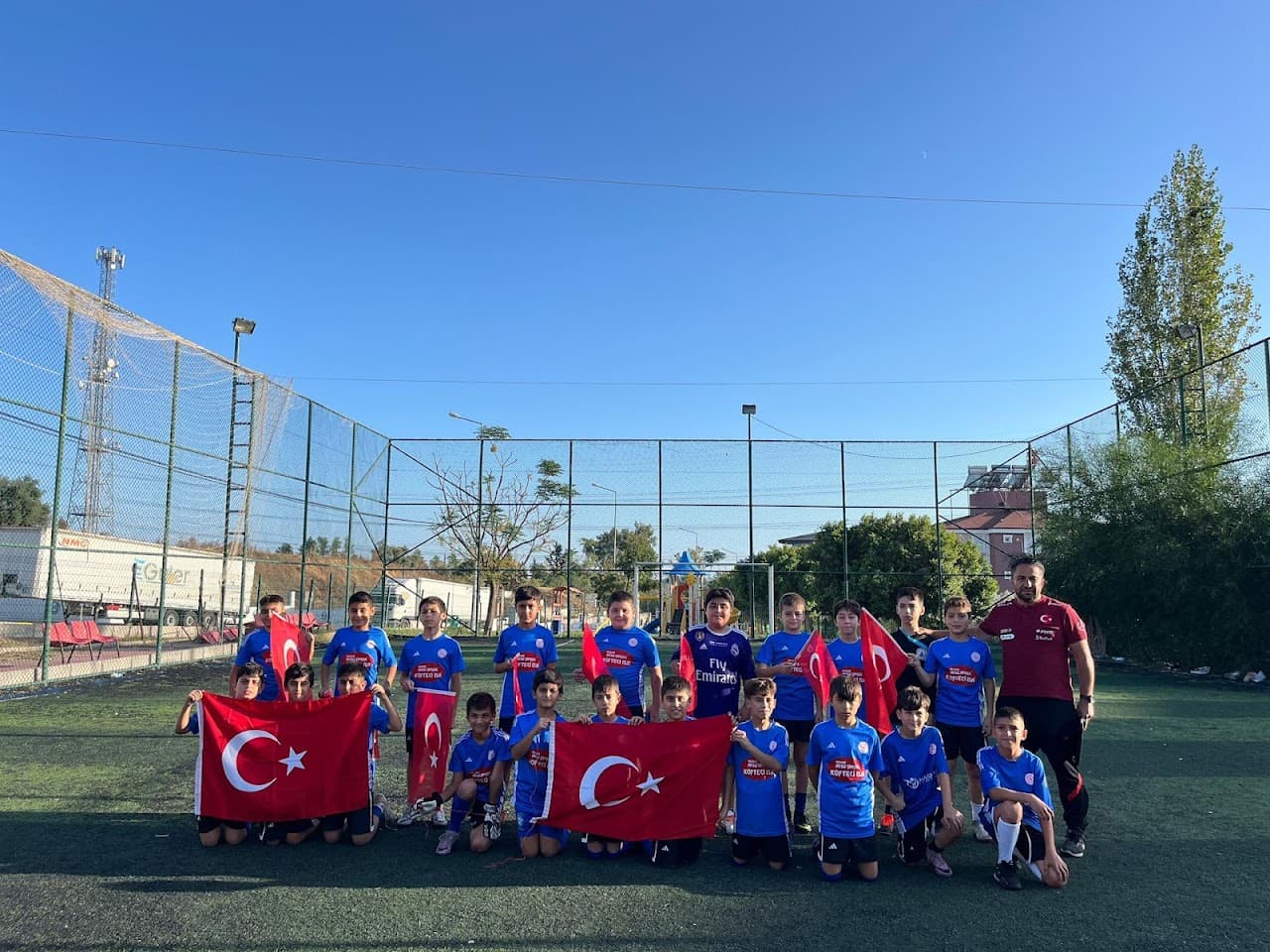 Adem Tolunay Anadolu Lisesi Halı Saha İşletmesi 3