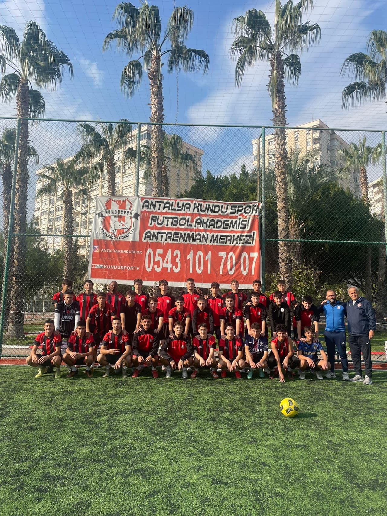 Adem Tolunay Anadolu Lisesi Halı Saha İşletmesi 4