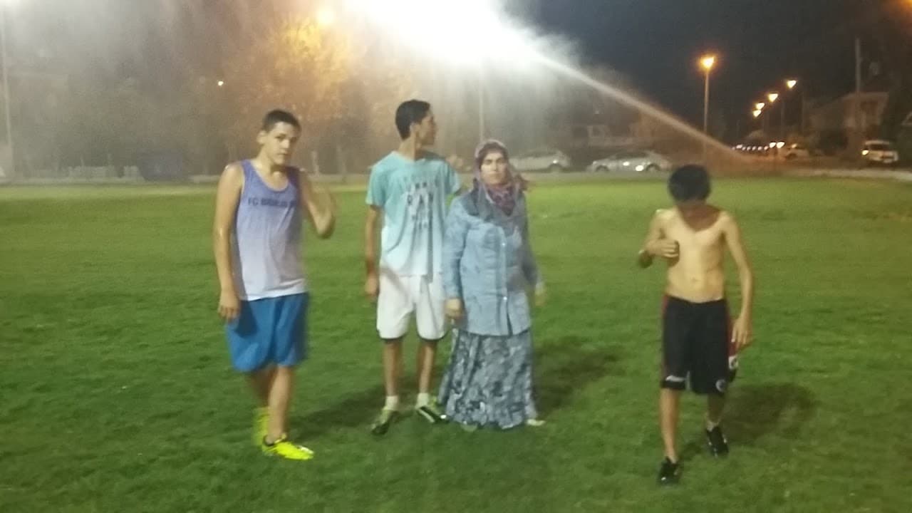 Futbol Sahası (2) 2