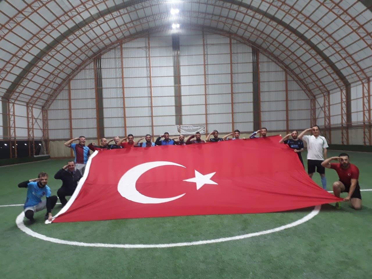 Efsane 77 Kapalı Halı Saha 4