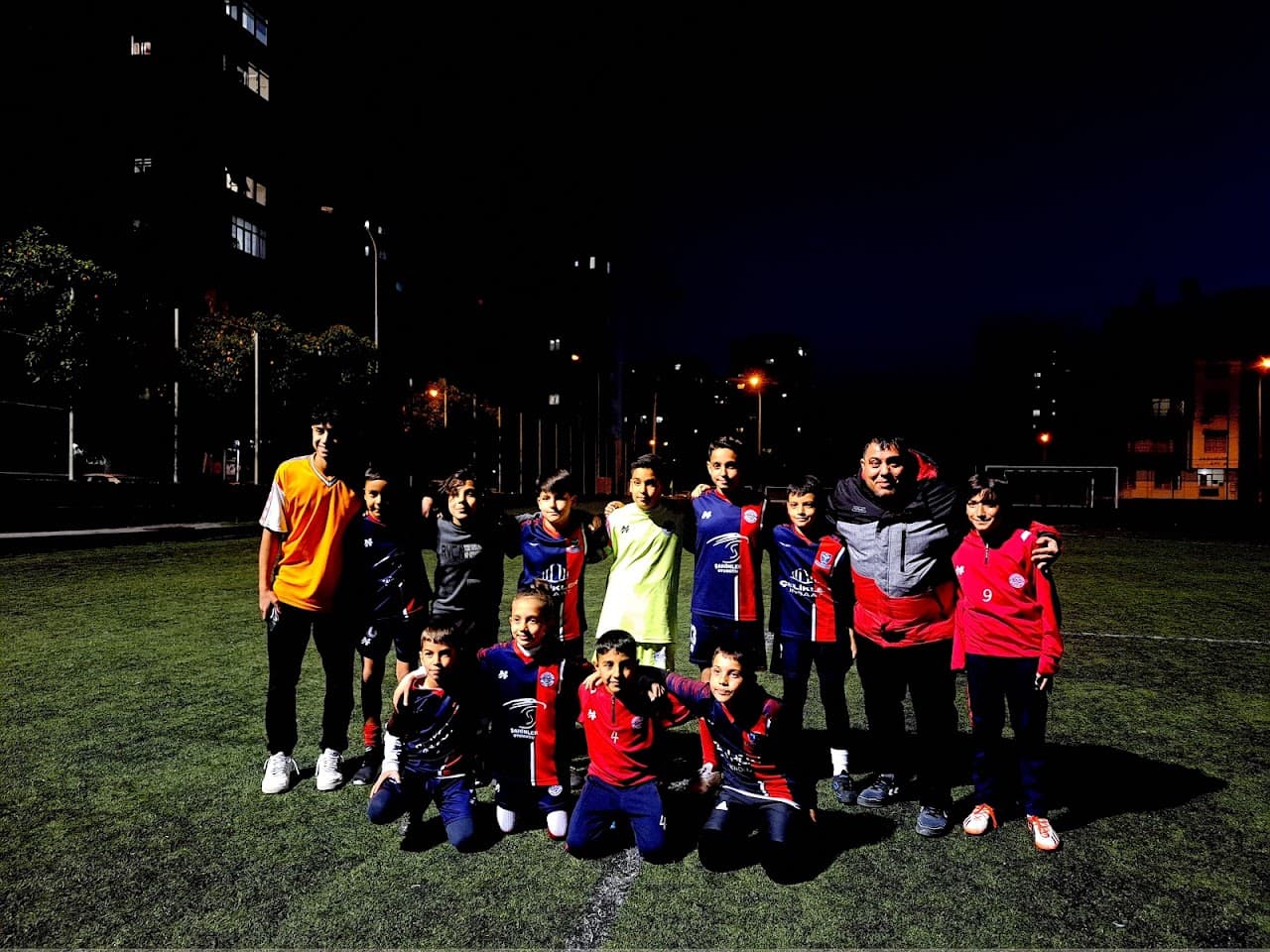 Can Halı Saha.. 4