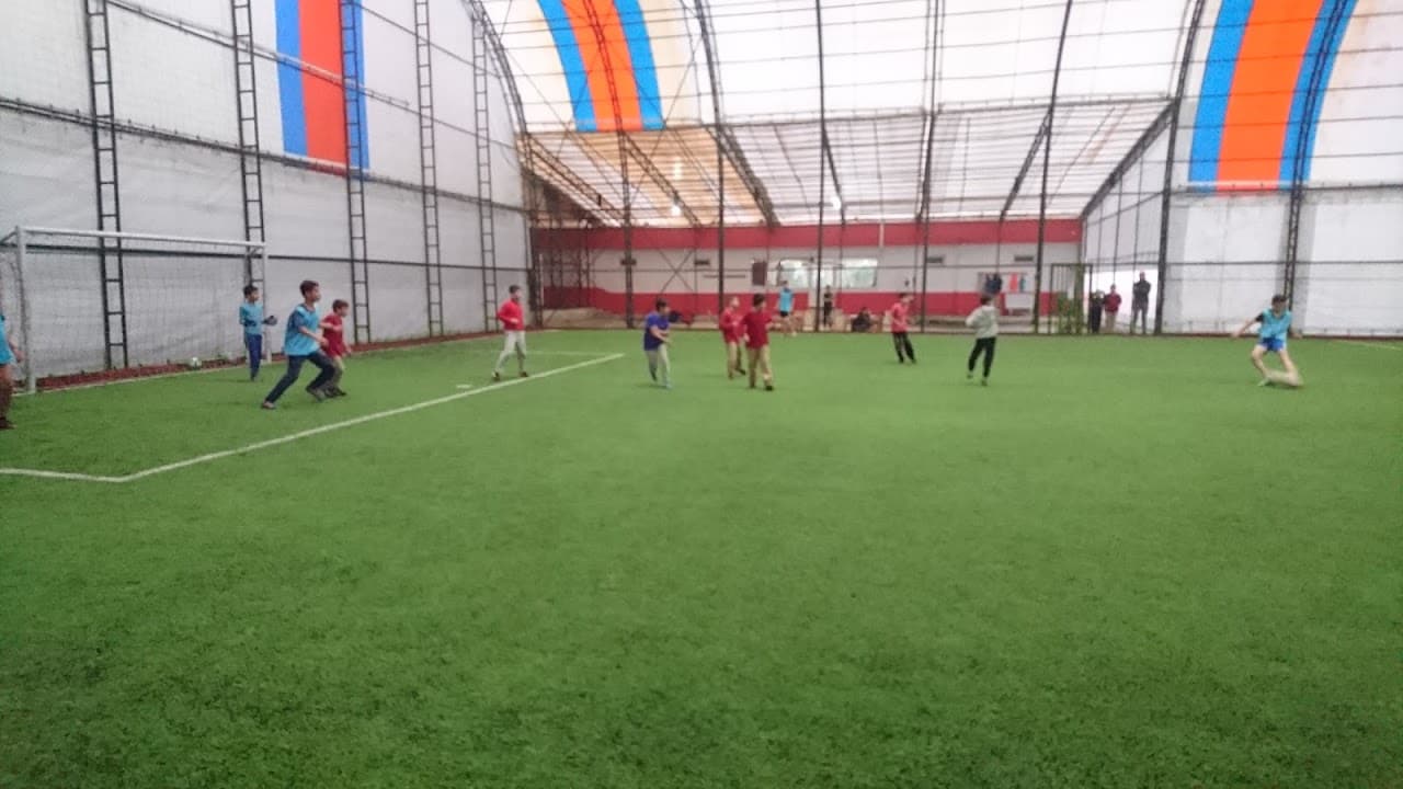 Toprak Hali Saha Kapali Spor Tesisleri