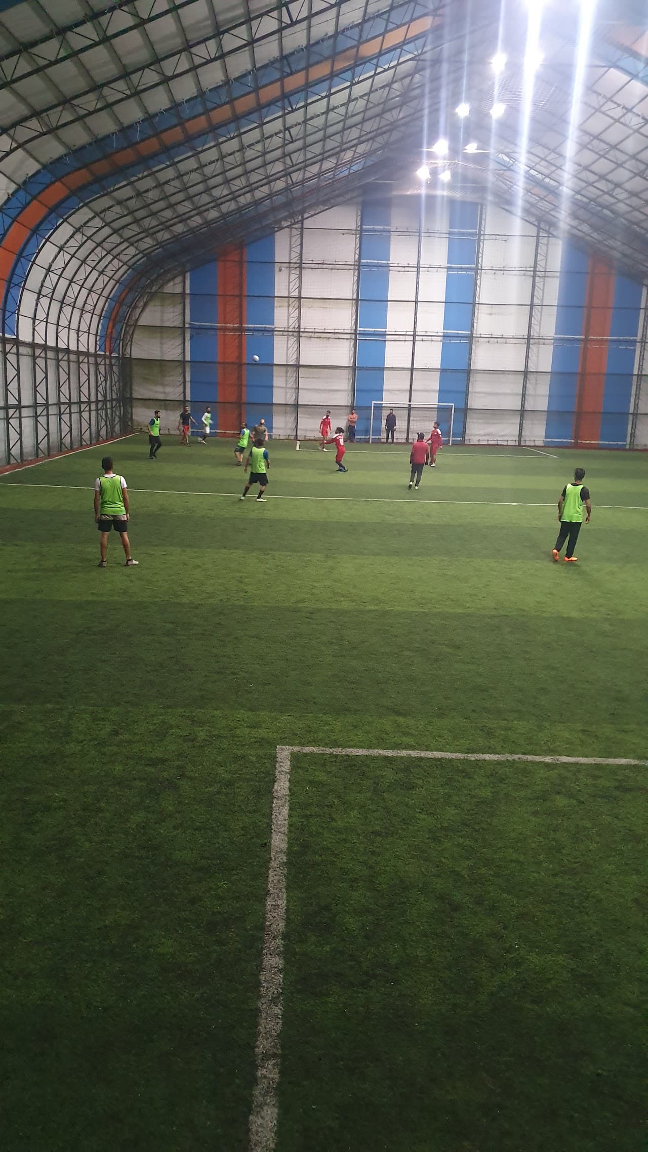 Toprak Hali Saha Kapali Spor Tesisleri 3