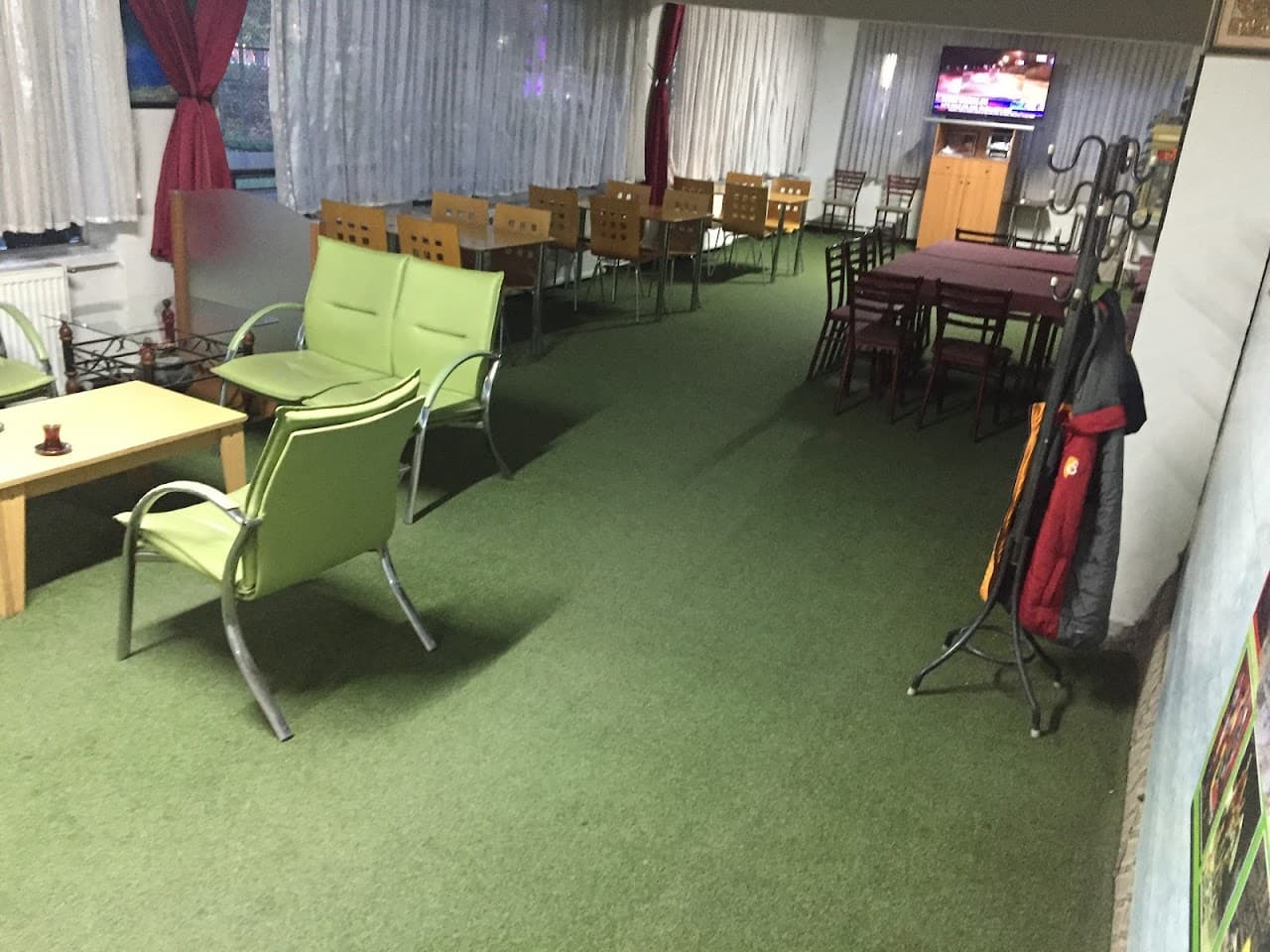 Demirköprü Halı Sahası (Kapalı-Açık) 4