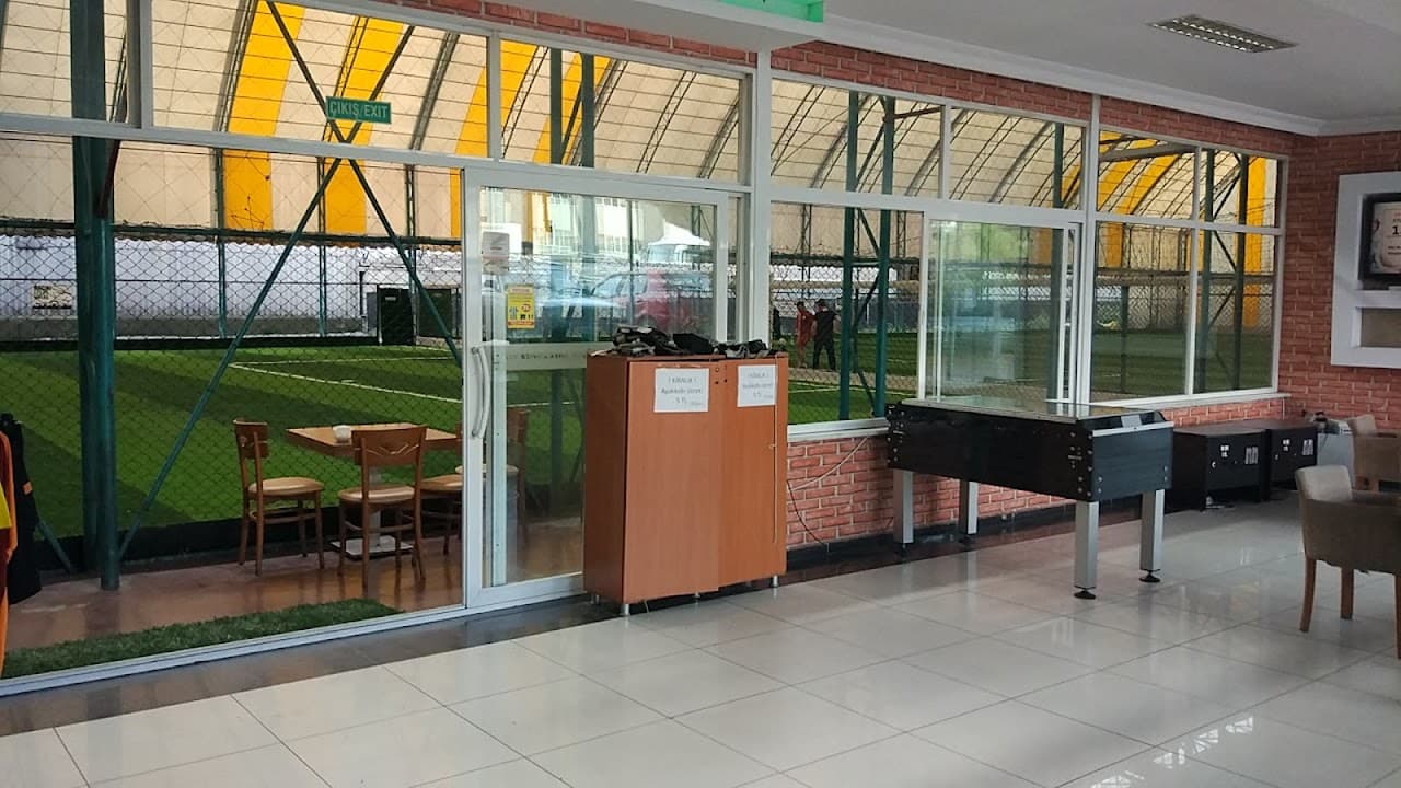 Arena Kapalı Halı Saha Tesisleri Spor Center 3