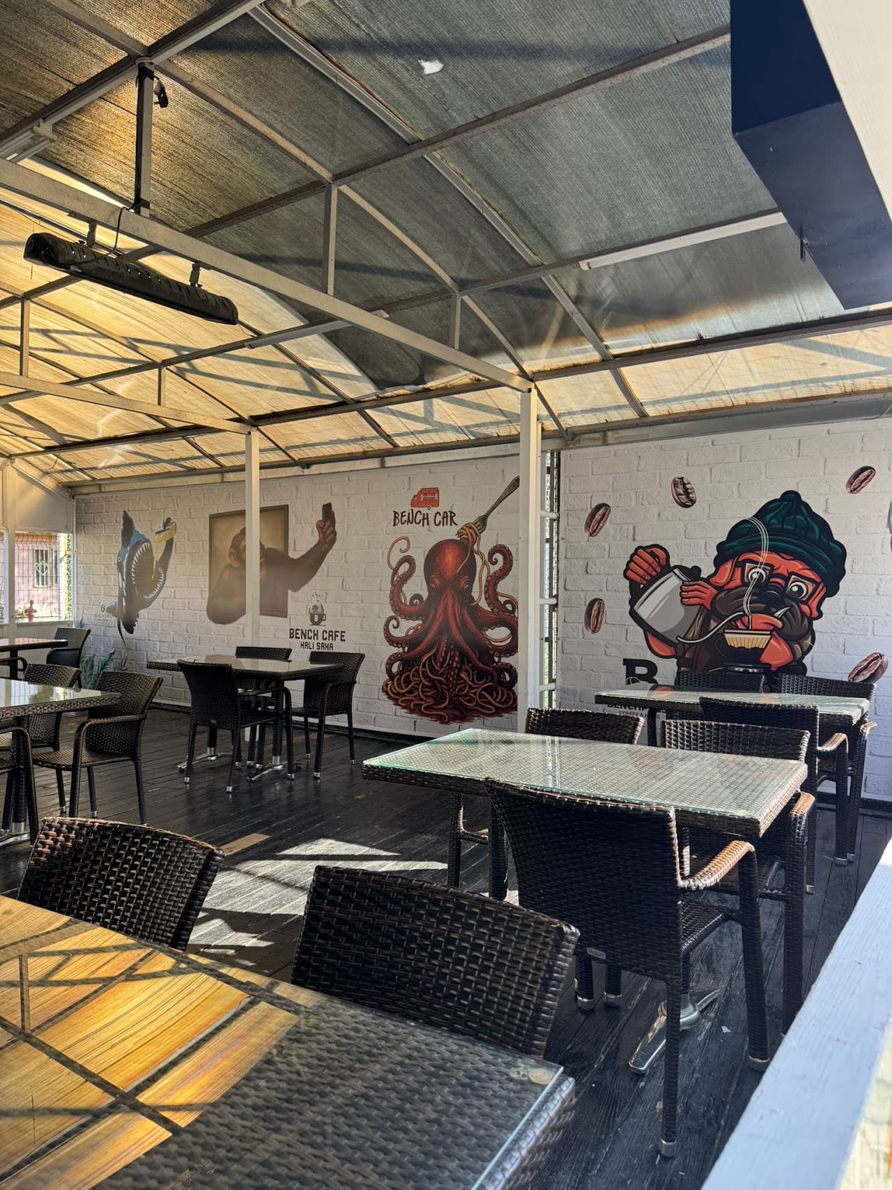 Bench Cafe Hali Saha 5