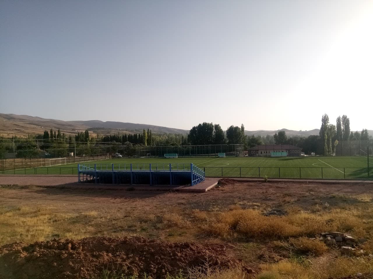 Akkışla Gençlik Futbol Sahası 3