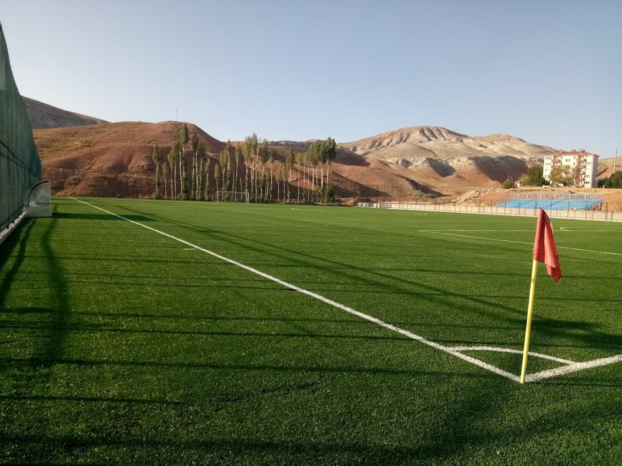 Akkışla Gençlik Futbol Sahası 4