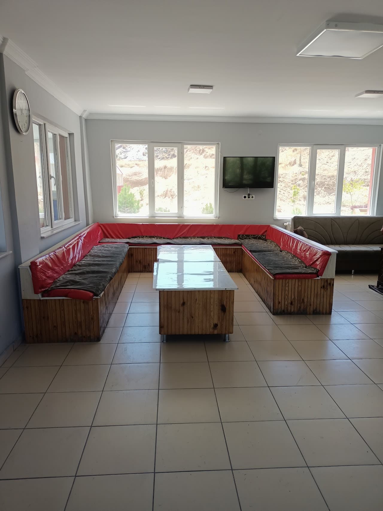 KIRŞEHİR Akın 2000 Halı Saha 4