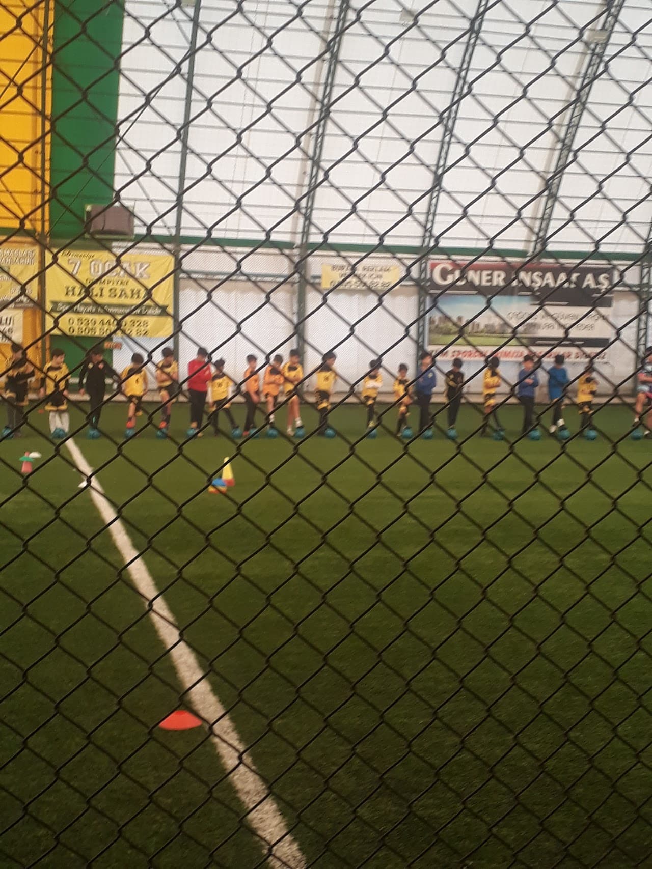 Futbol Sahası 2