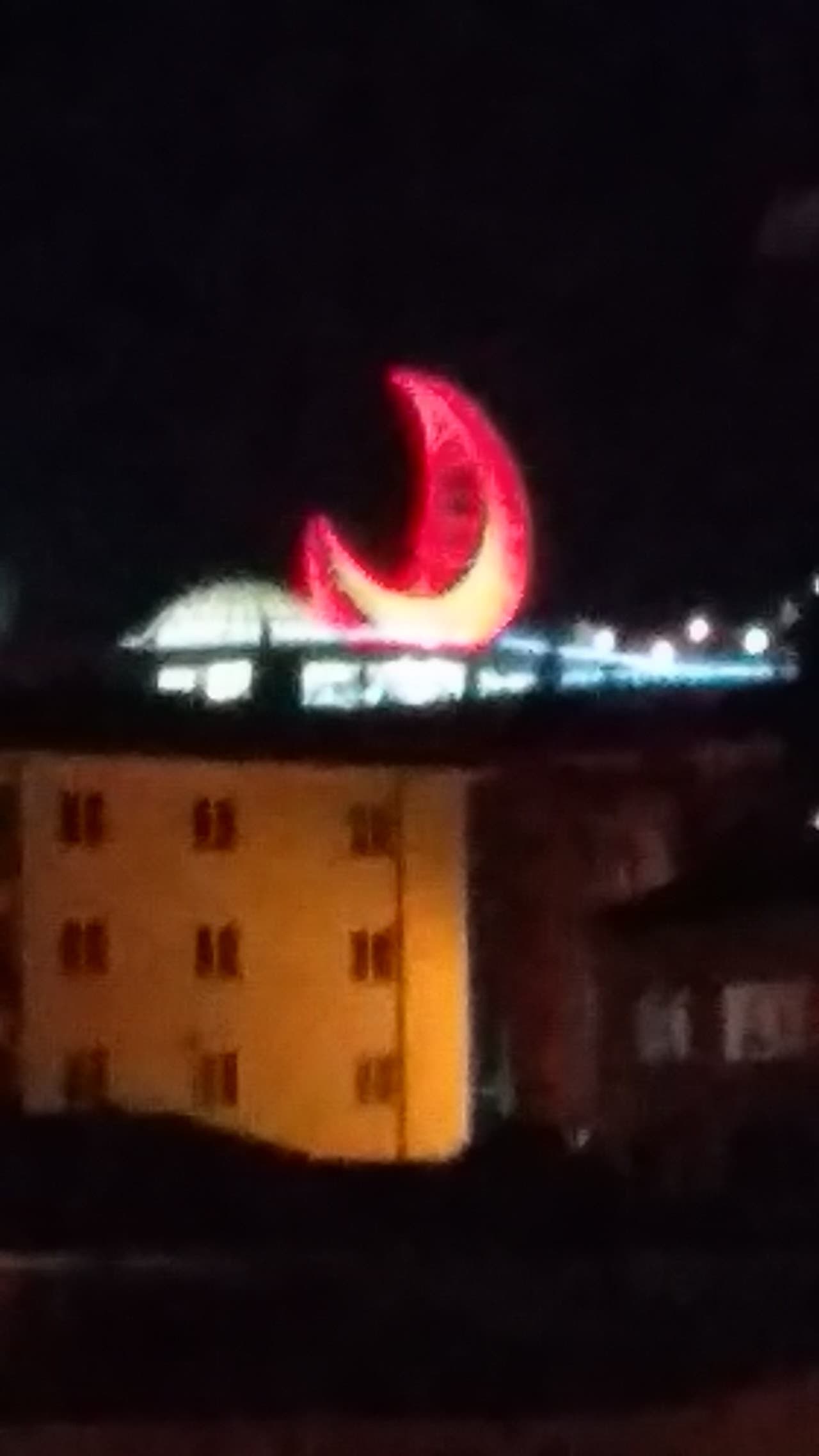 Turnike Halı Saha 5