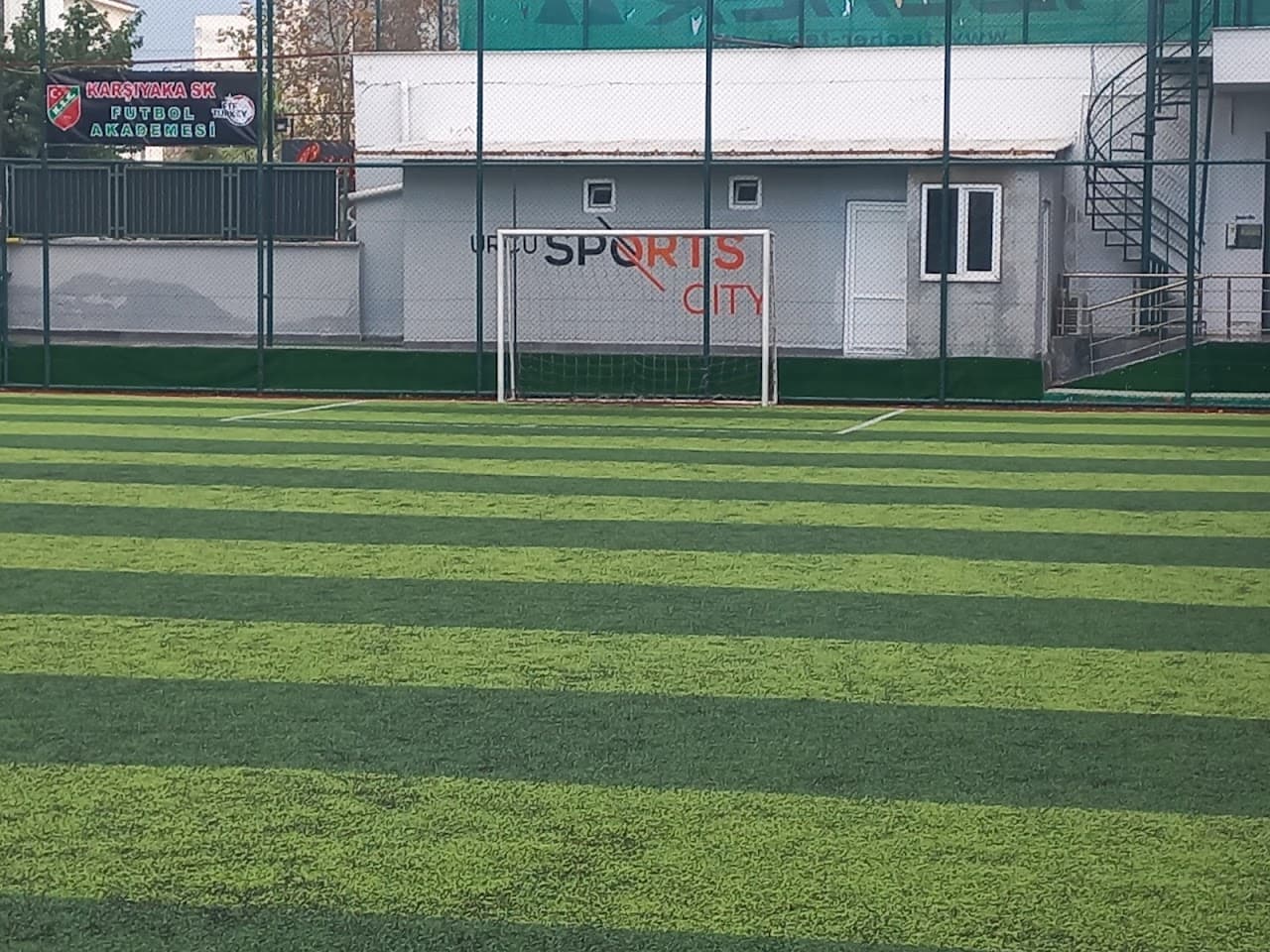 Karnaval hali saha& karsiyaka futbol akedemisi 3