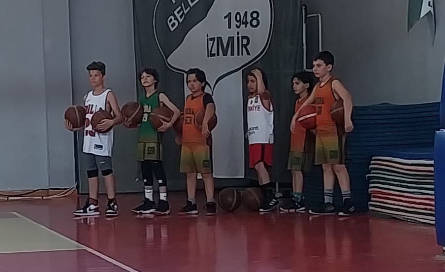 T.C. Narlıdere Belediyesi Oramiral Güven Erkaya Spor Salonu 2