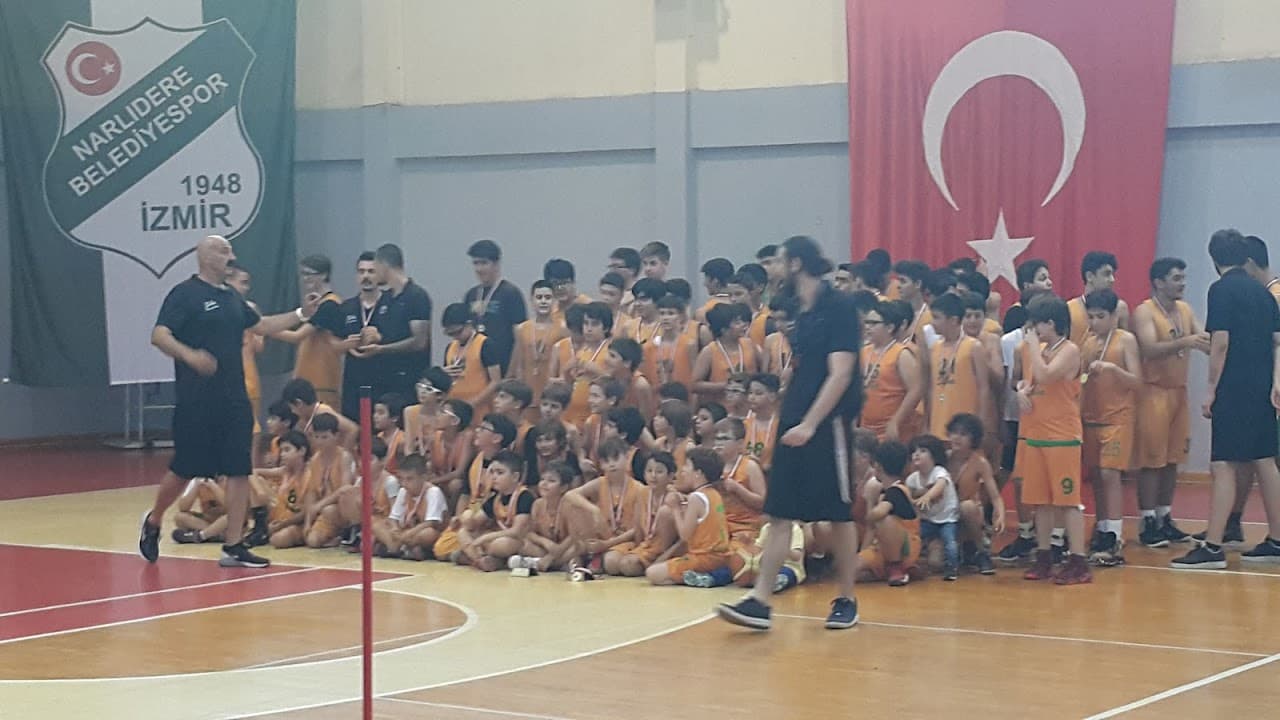 T.C. Narlıdere Belediyesi Oramiral Güven Erkaya Spor Salonu 5