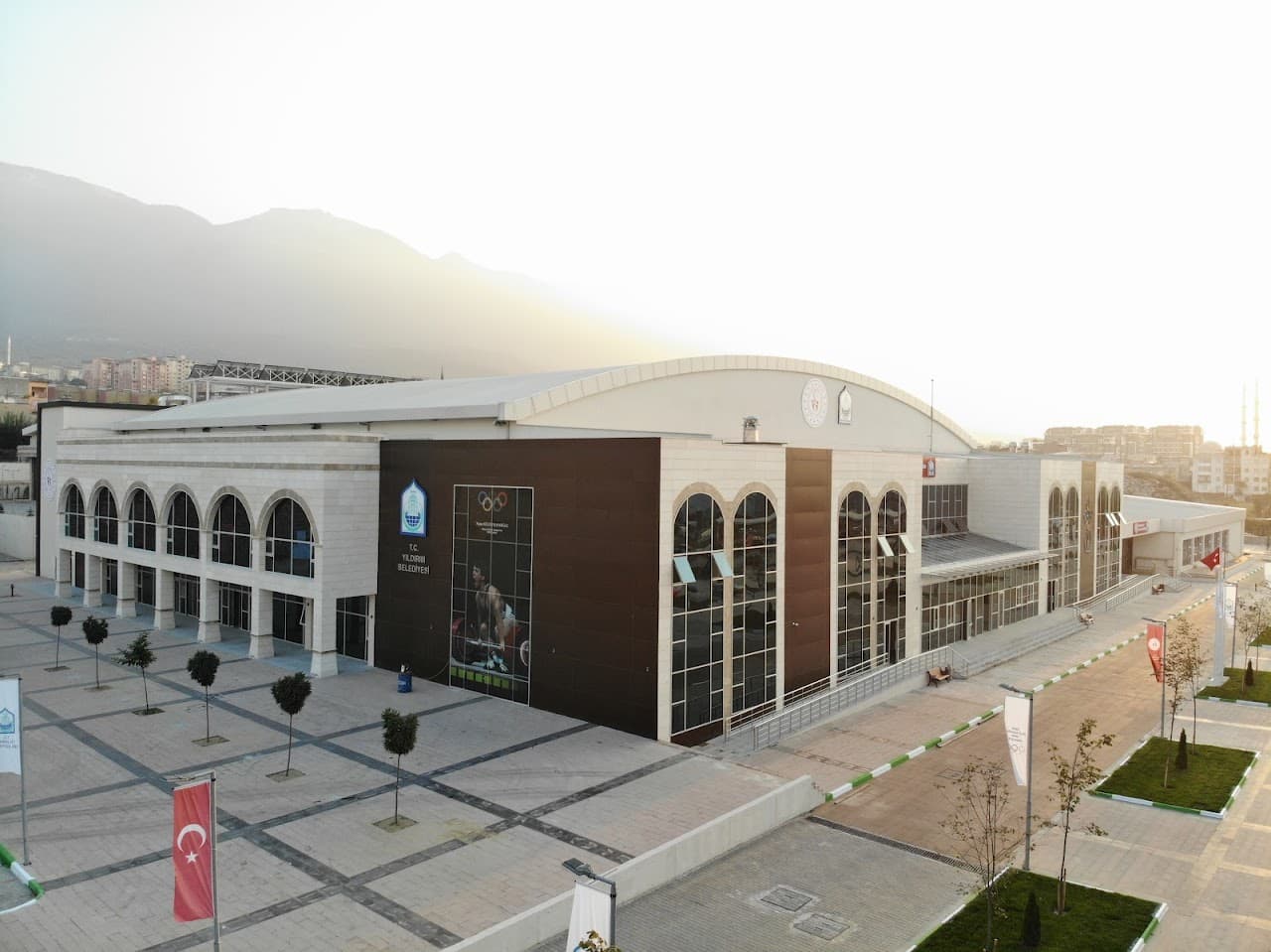 Yıldırım Belediyesi Naim Süleymanoğlu Spor Kompleksi 4