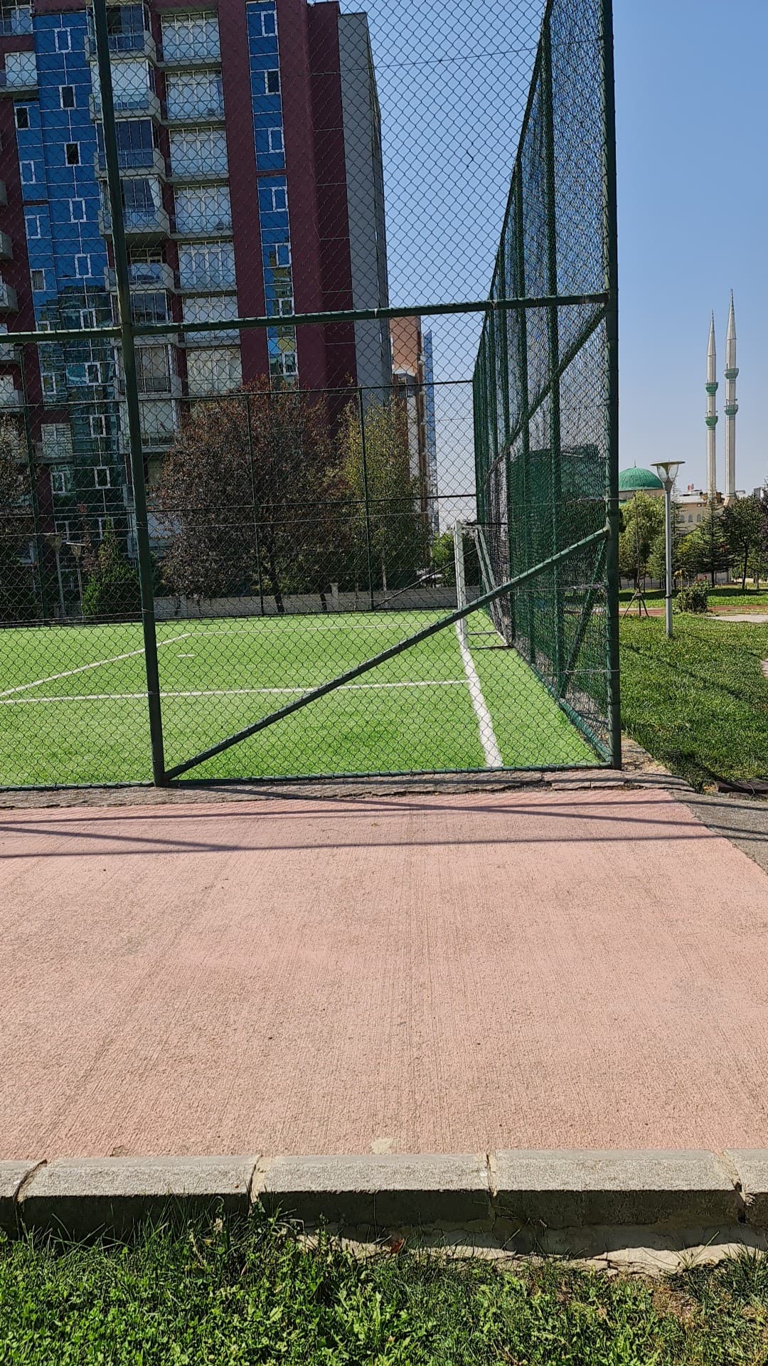 Hacim Kamoy Parkı Halı Saha 5